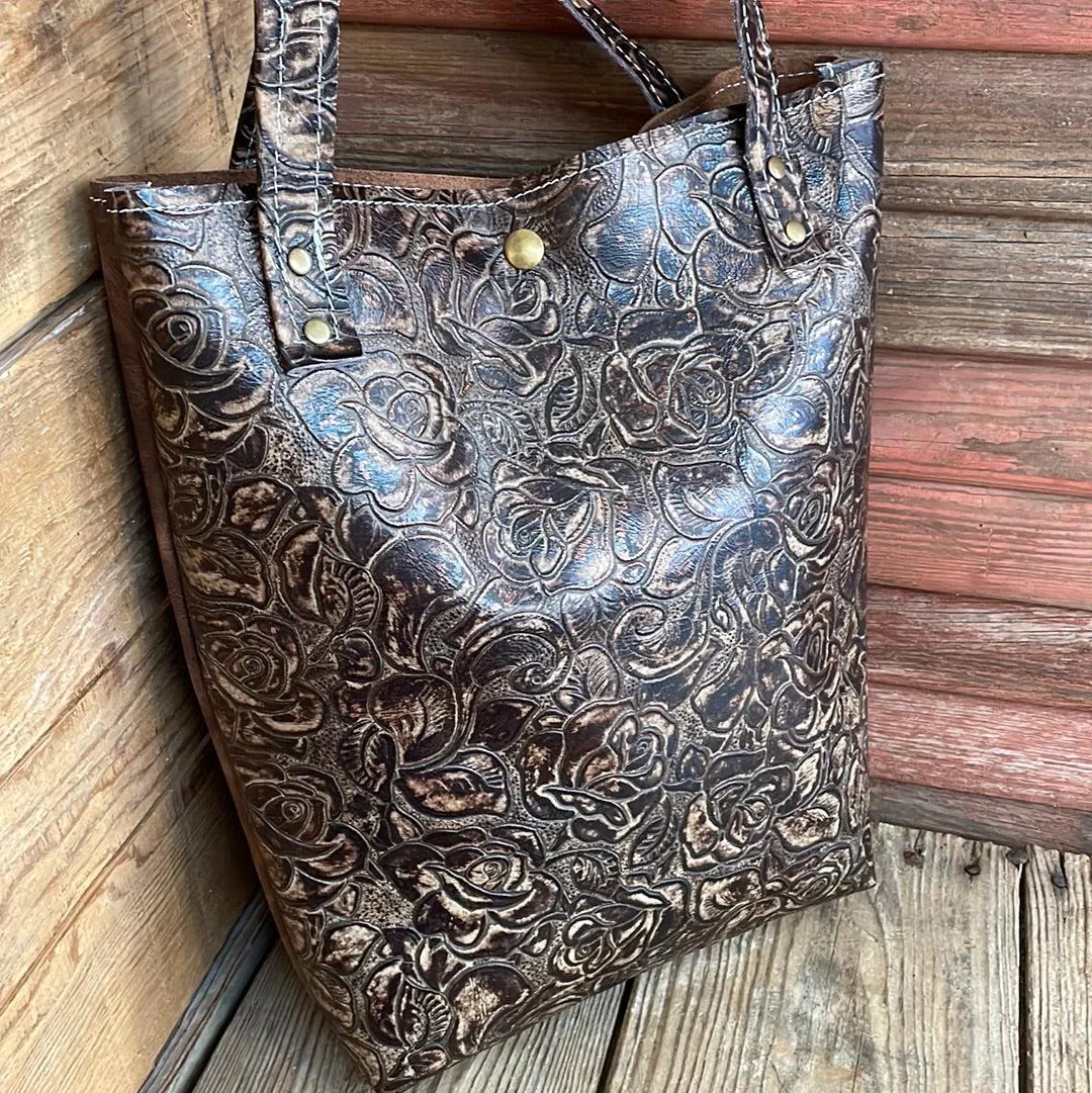 098 Trisha -  w/ Deadwood Roses