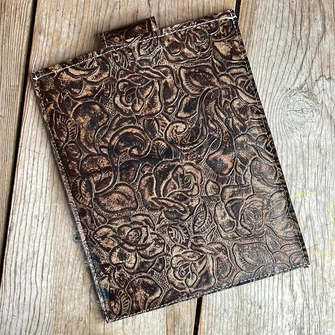 13'' Tablet Sleeve - Tricolor w/ Deadwood Roses