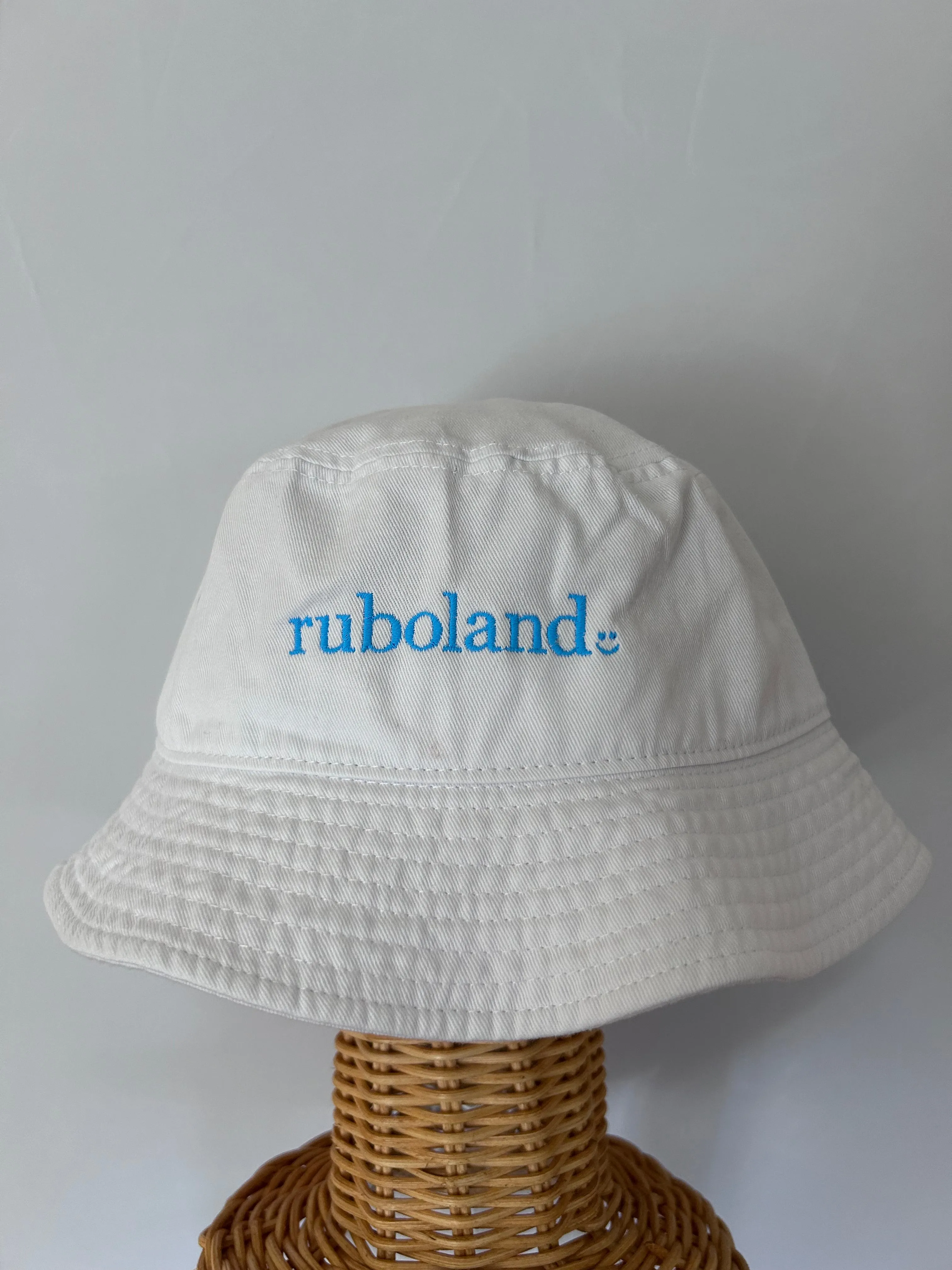 adult canvas bucket hat | white