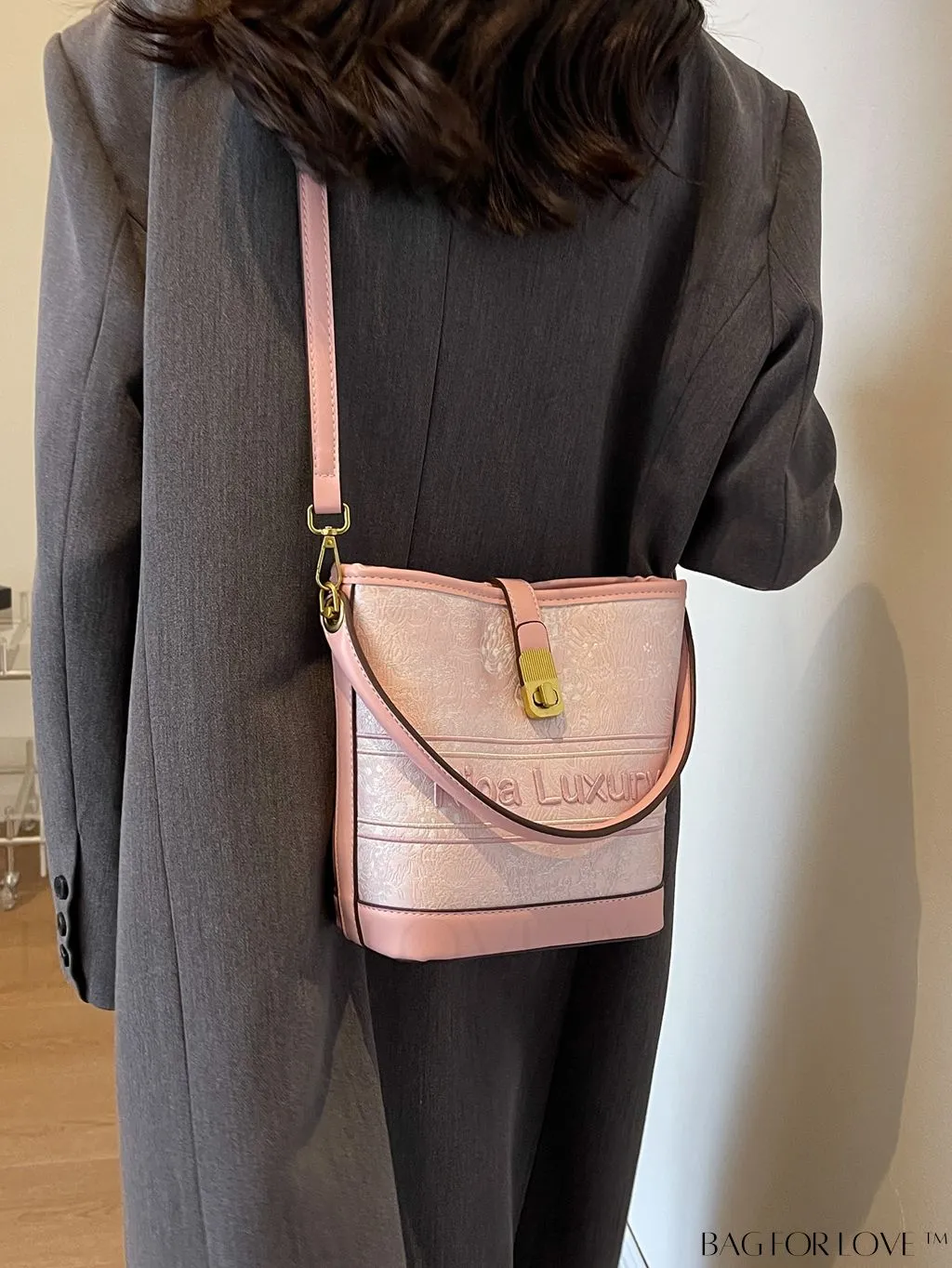 BagForLove - Stylish Pink Embroidered Barrel Handbag - Womens Fashion Accessory