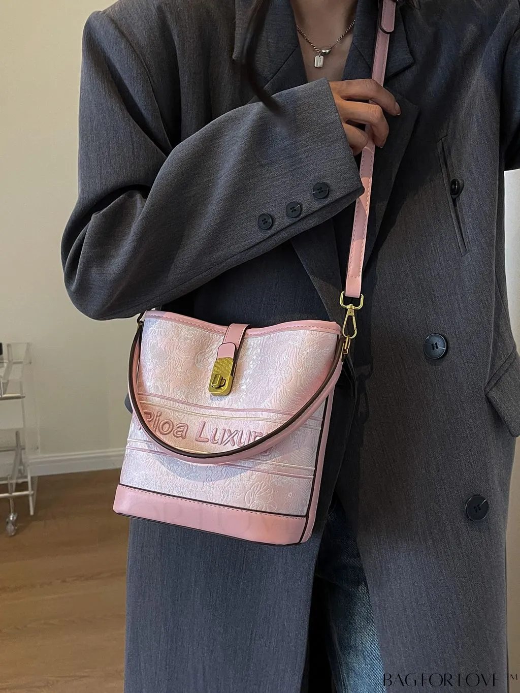 BagForLove - Stylish Pink Embroidered Barrel Handbag - Womens Fashion Accessory