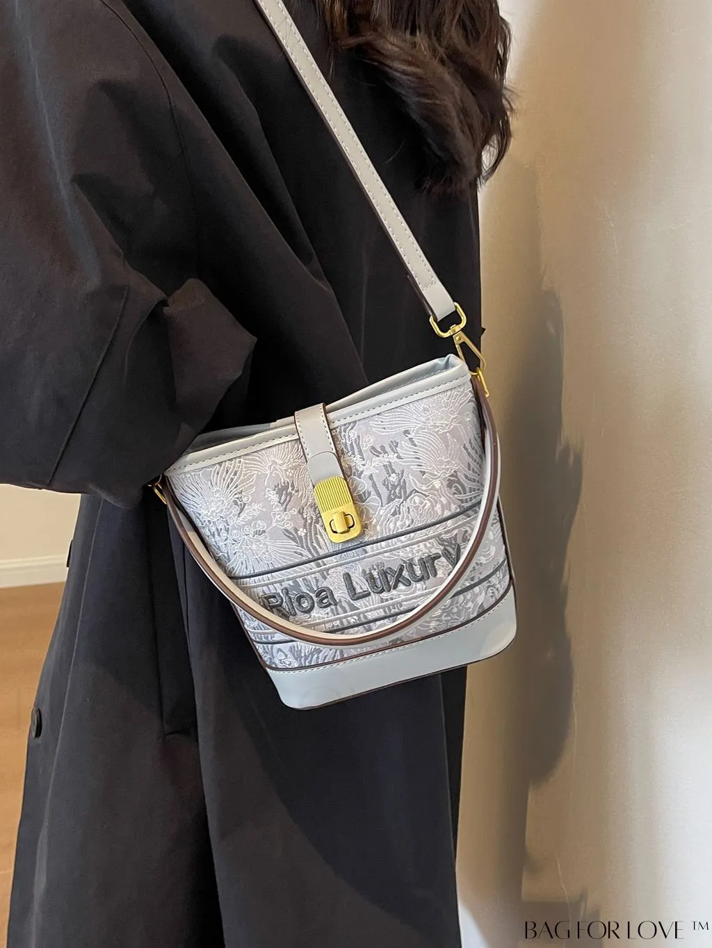 BagForLove - Stylish Pink Embroidered Barrel Handbag - Womens Fashion Accessory