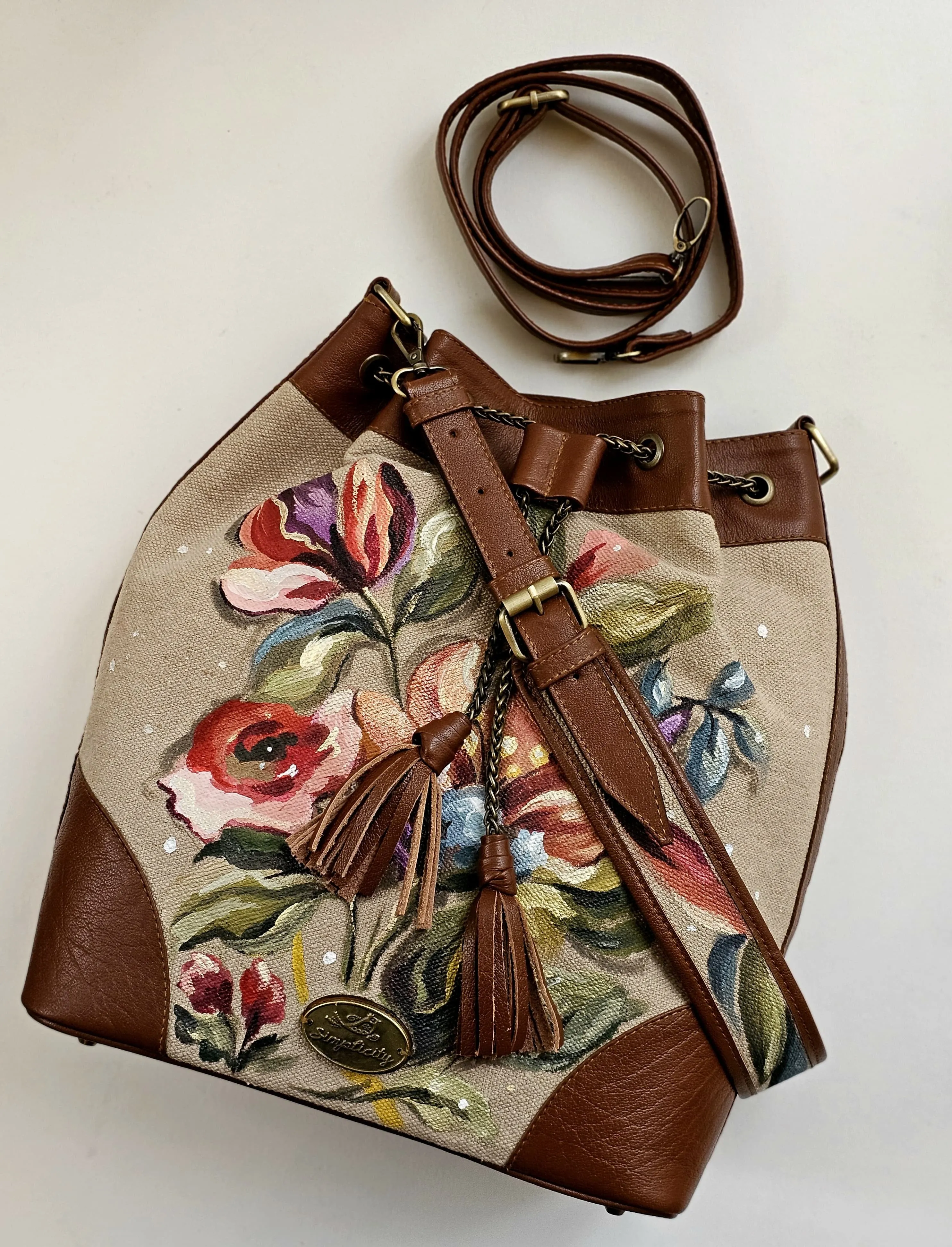 Big Bucket Beige X Florals