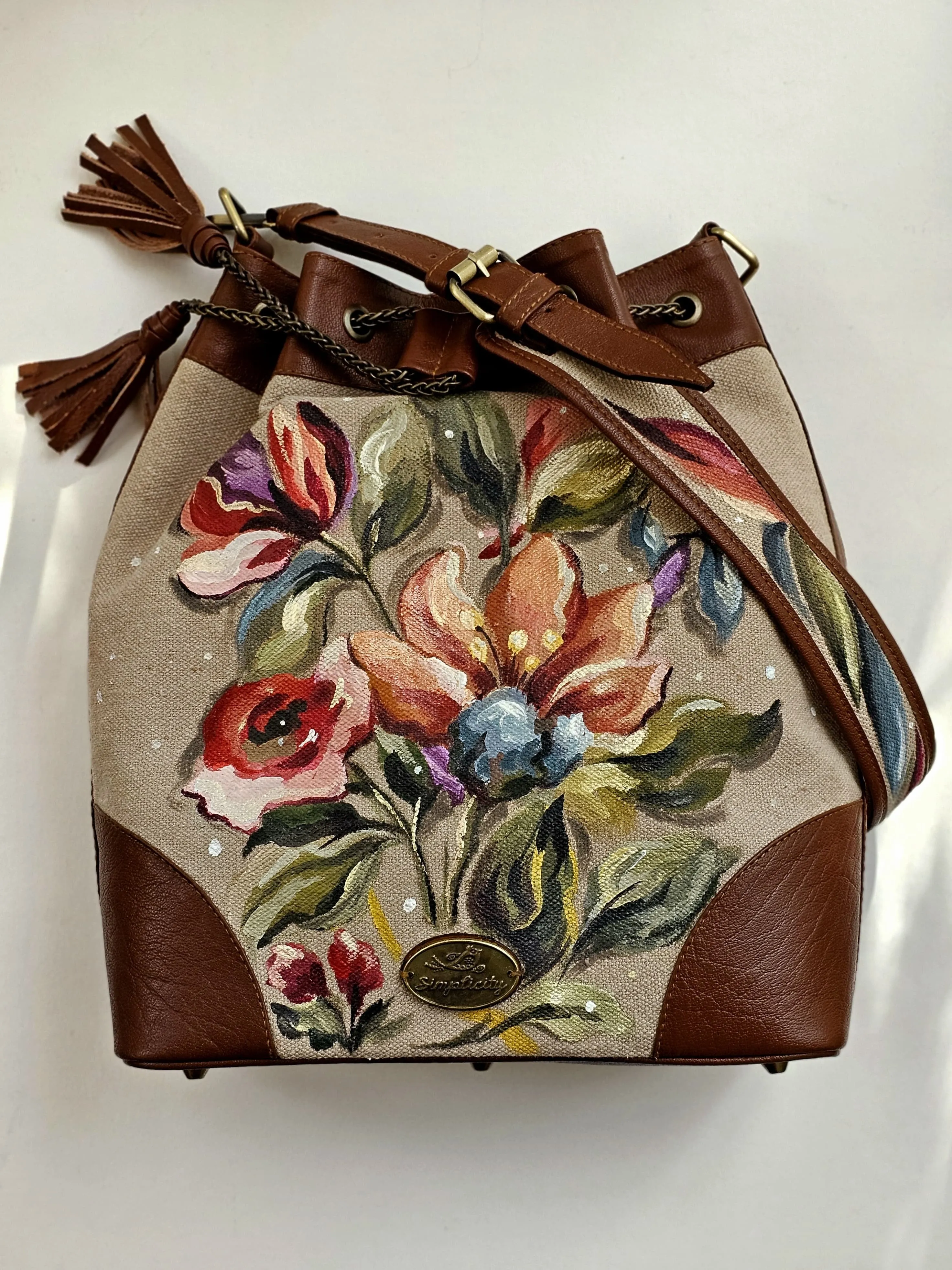 Big Bucket Beige X Florals