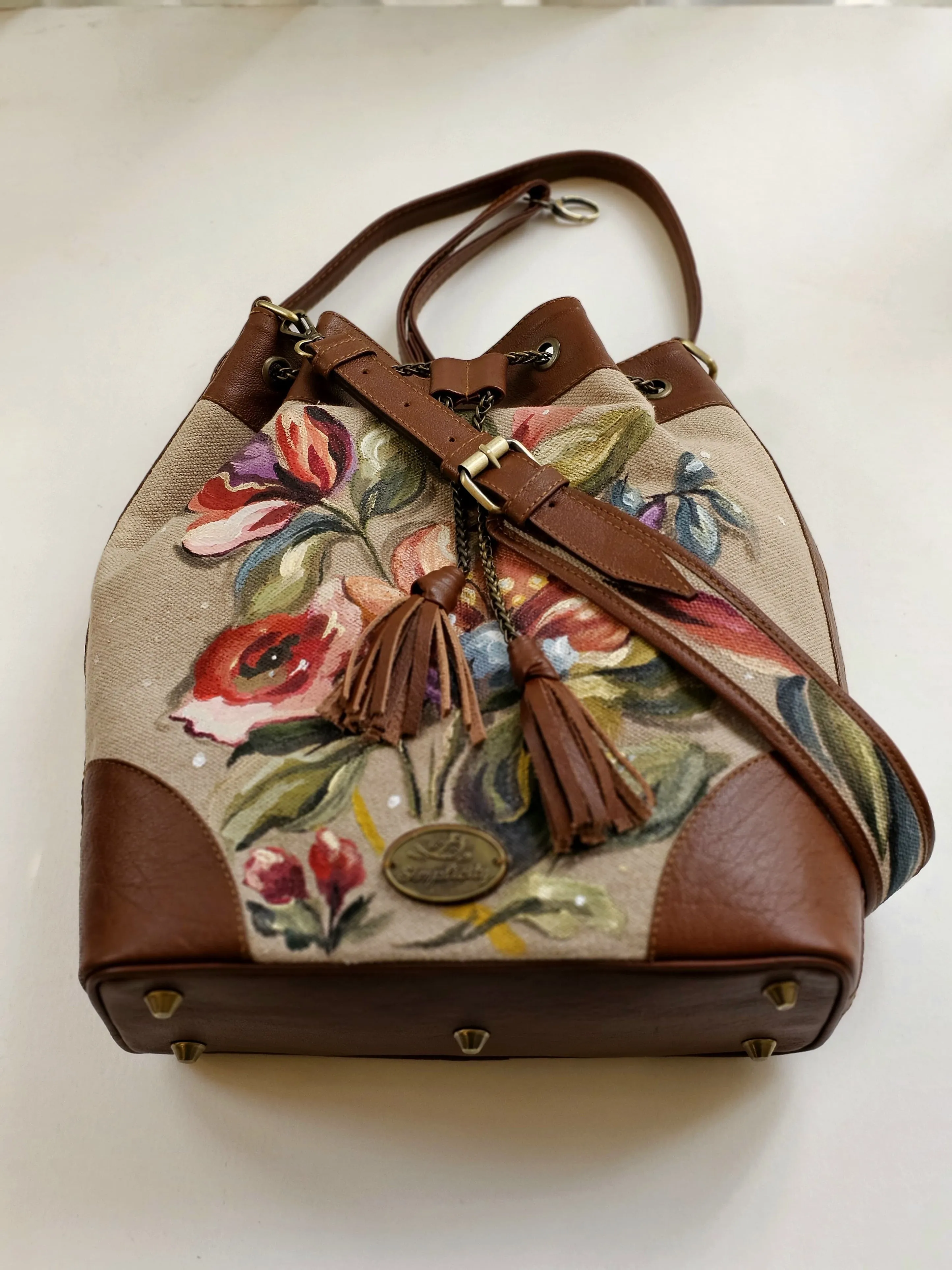 Big Bucket Beige X Florals