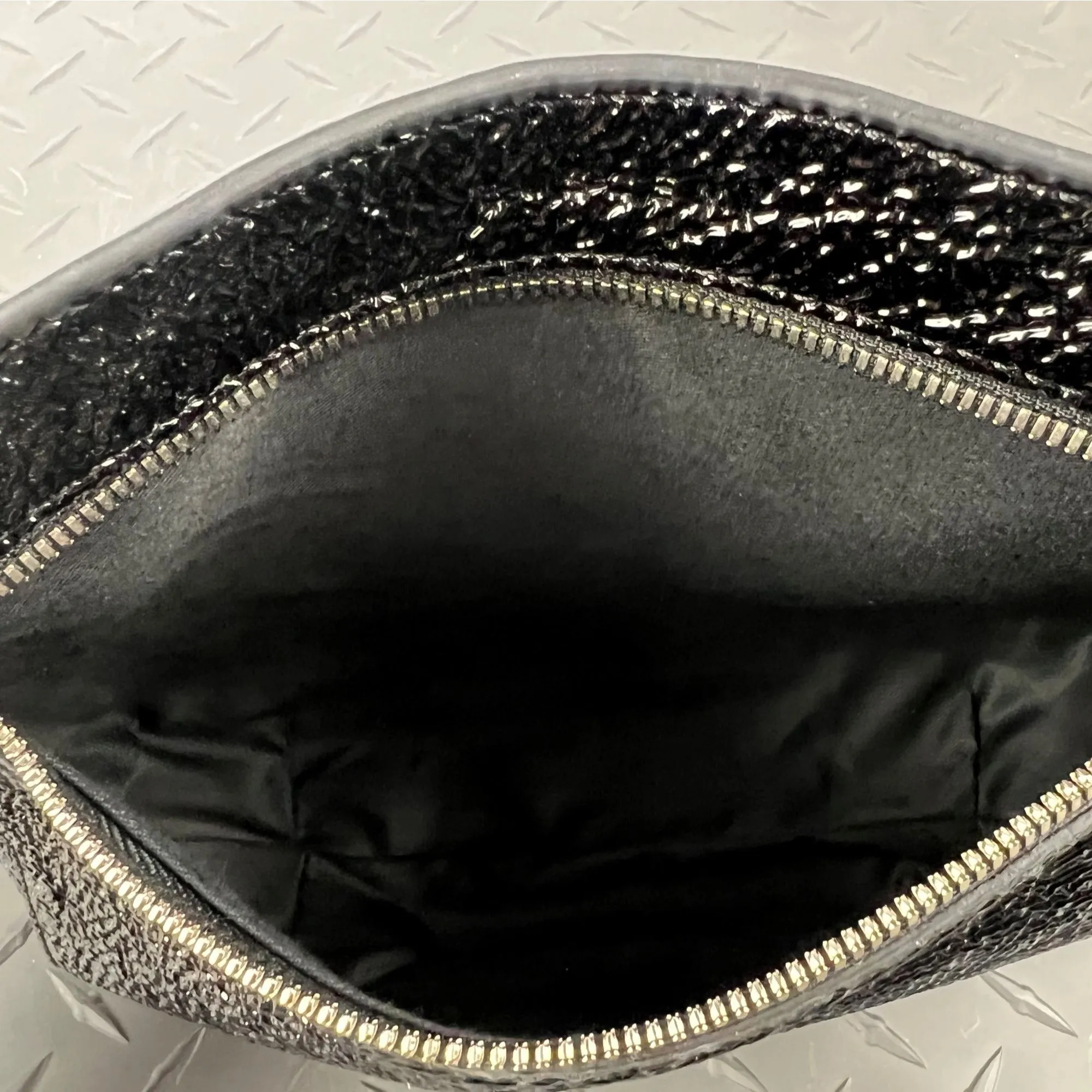 Buscemi Women's Pouch Naplack Black Leather Bag