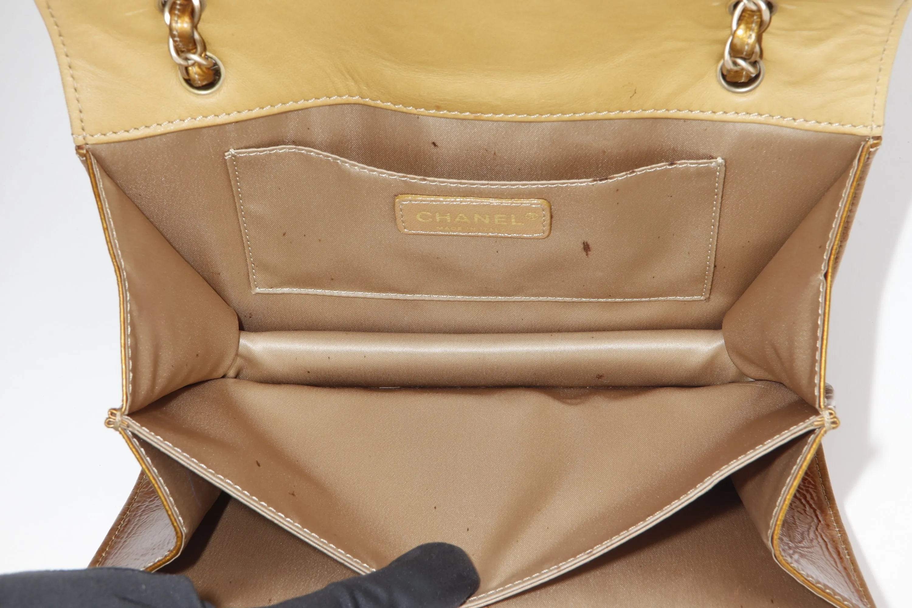 CHANEL MADISON FLAP BAG (1144xxxx) MEDIUM GOLD QUILTED PATENT LEATHER GOLD HARDWARE, NO CARD & DUST COVER