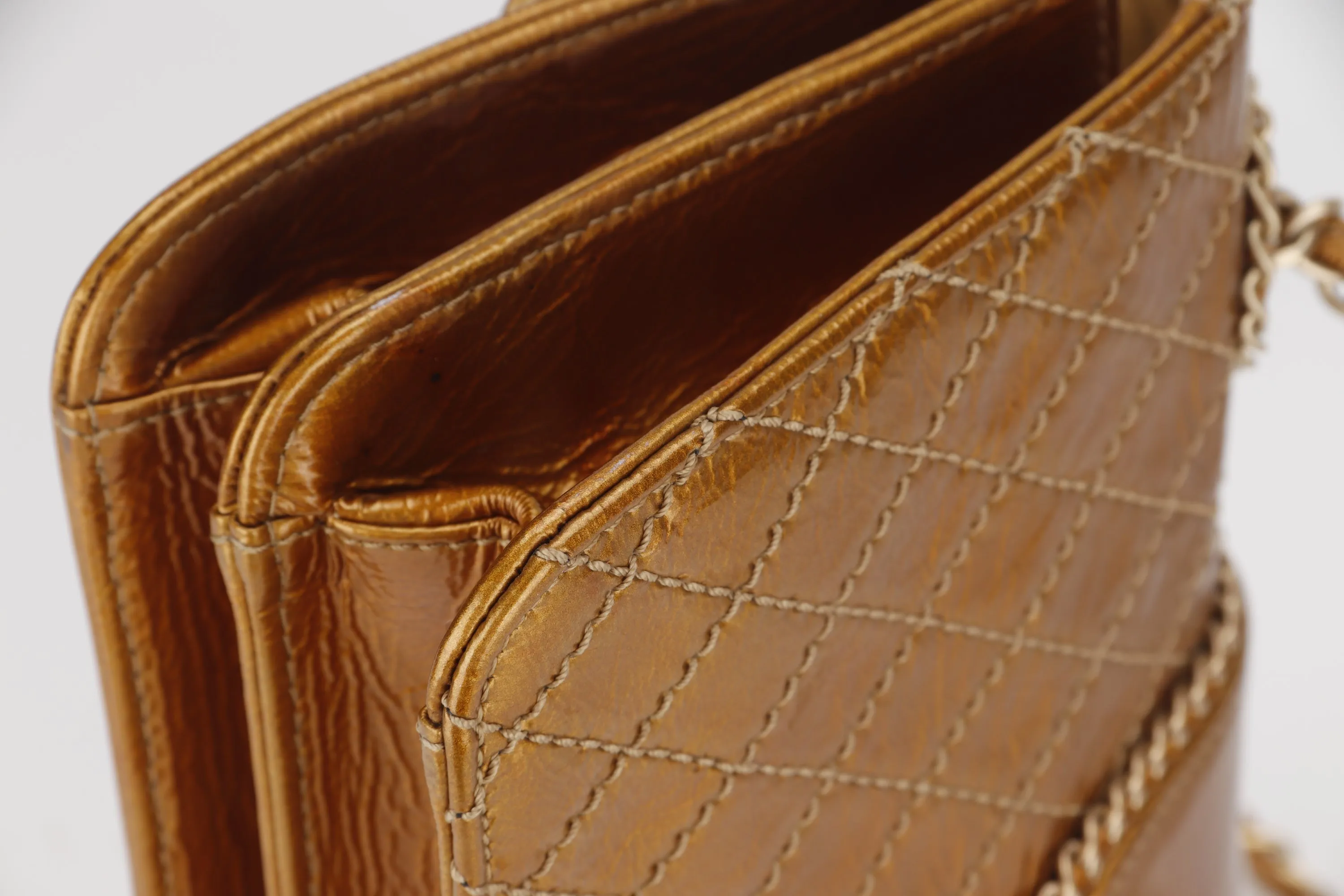 CHANEL MADISON FLAP BAG (1144xxxx) MEDIUM GOLD QUILTED PATENT LEATHER GOLD HARDWARE, NO CARD & DUST COVER