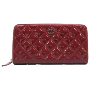 CHANEL Red Patent Leather Wallet