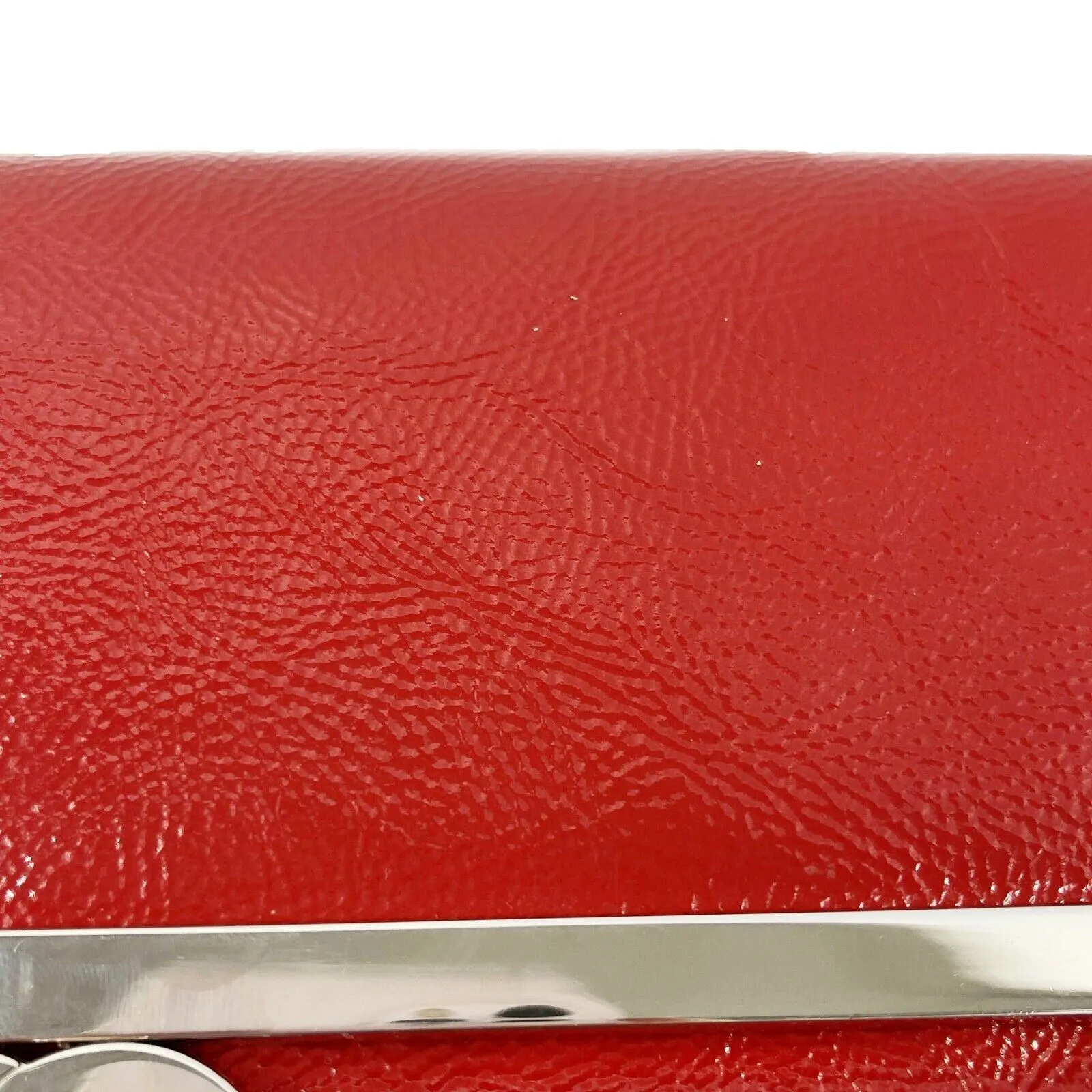CHANEL - Small Textured Red Patent Frame Flap - CC Lock - Silver Shoulder Bag