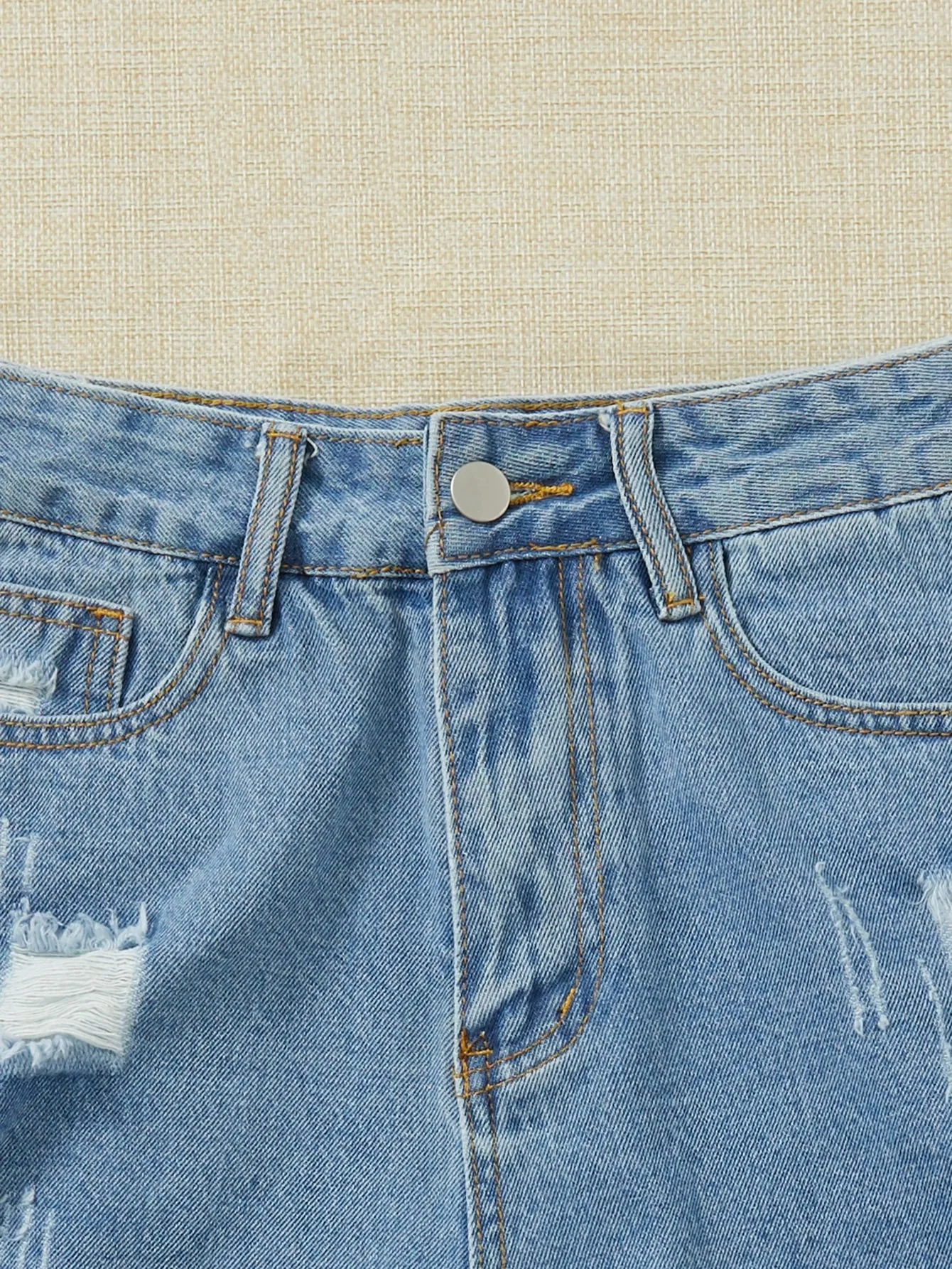 Cherry Vibes: Shorts de mezclilla desgarro ribete en