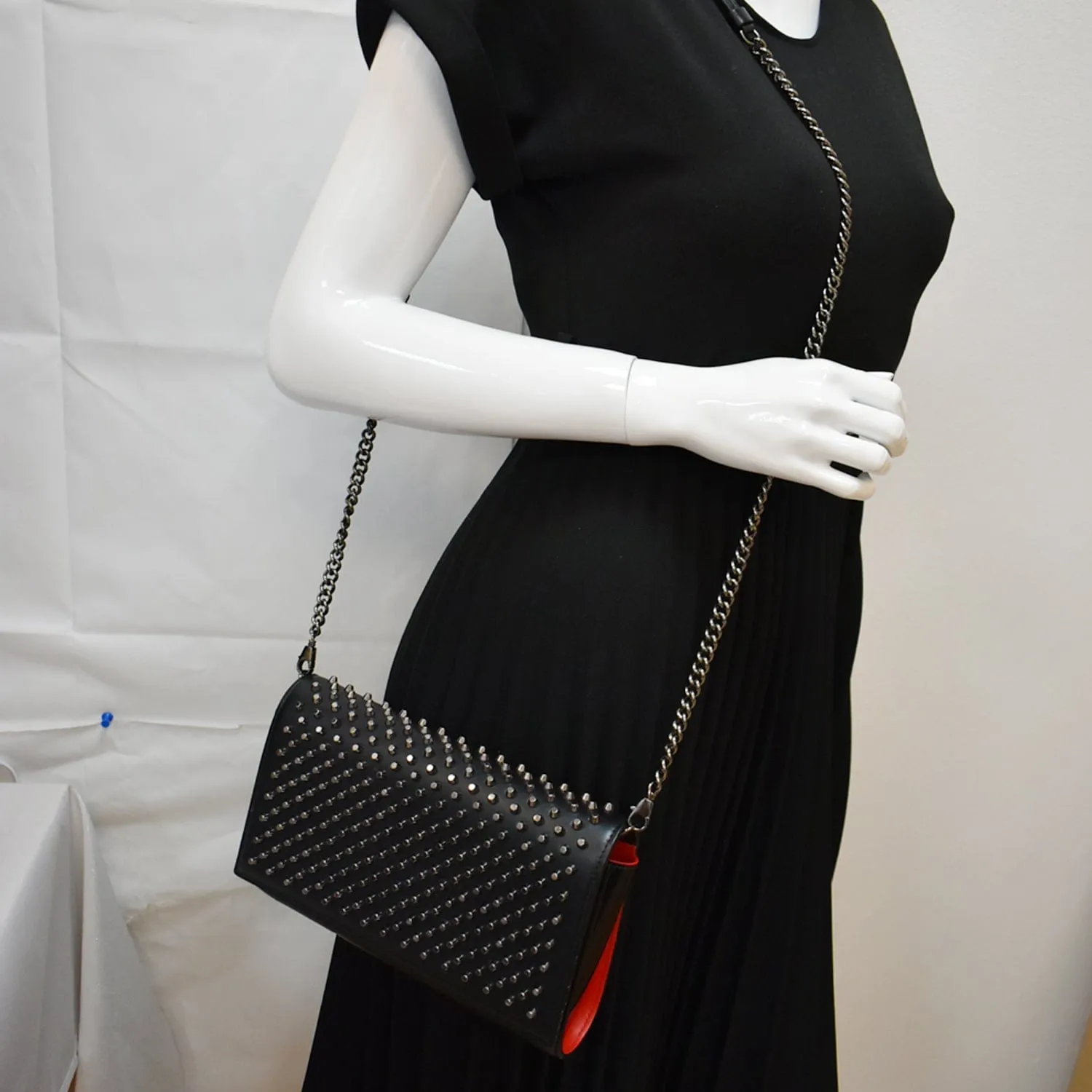 CHRISTIAN LOUBOUTIN Paloma Studded Leather Chain Clutch Bag Black