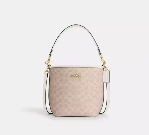 City Bucket Bag In Signature Canvas