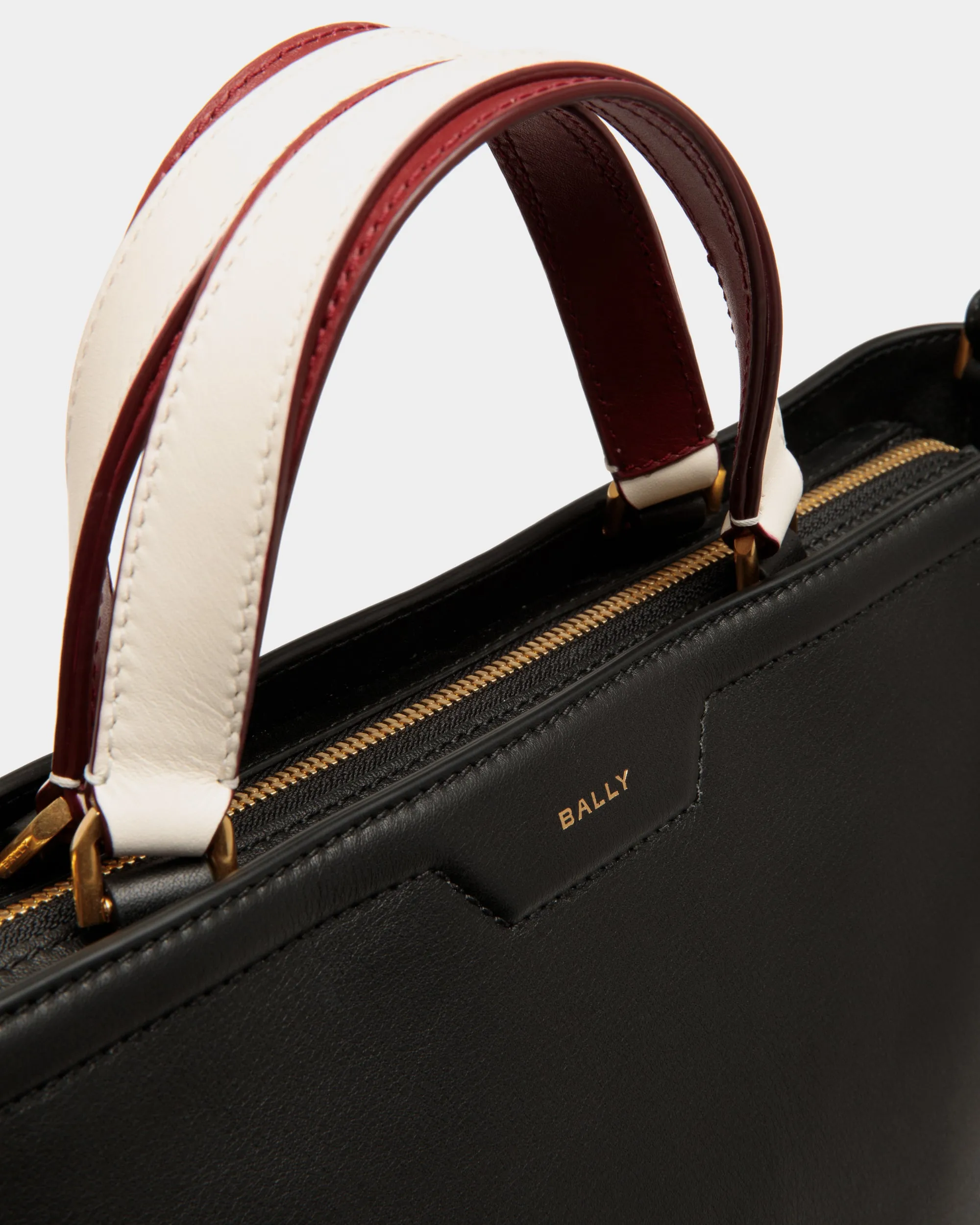 Code Zippedtotes - Tote