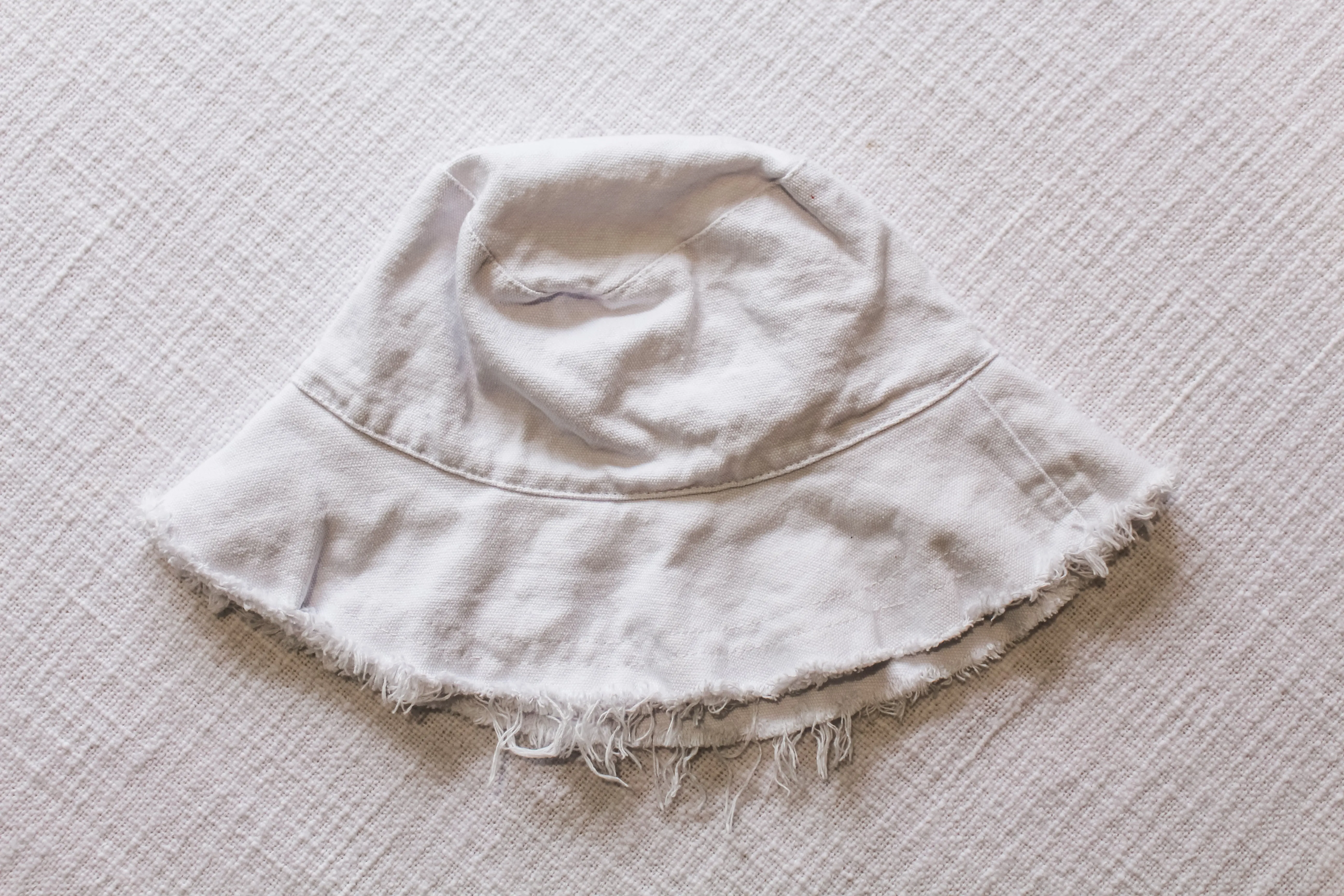 DREW BUCKET HAT - WHITE