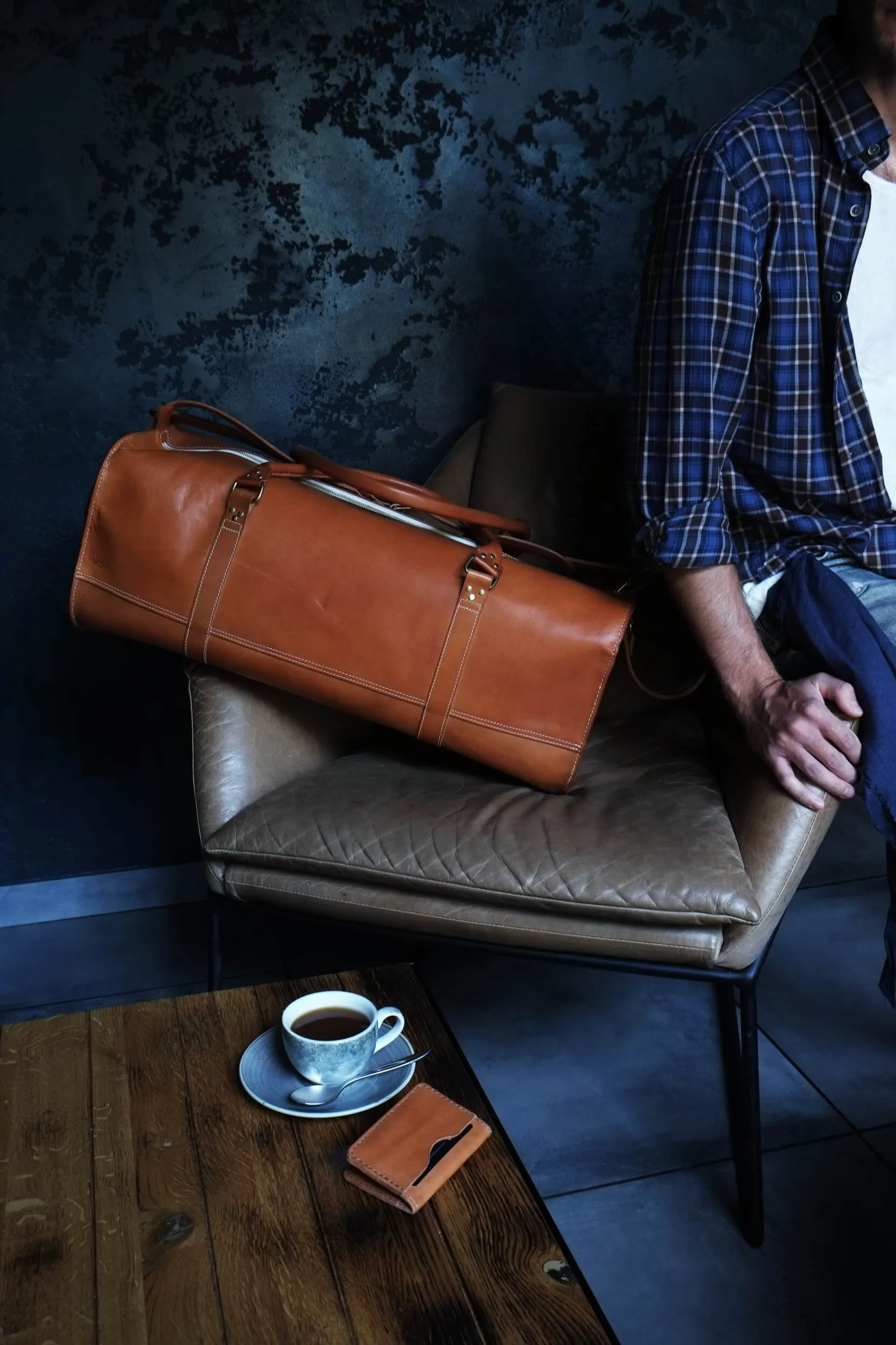DUFFEL TRAVEL BAG