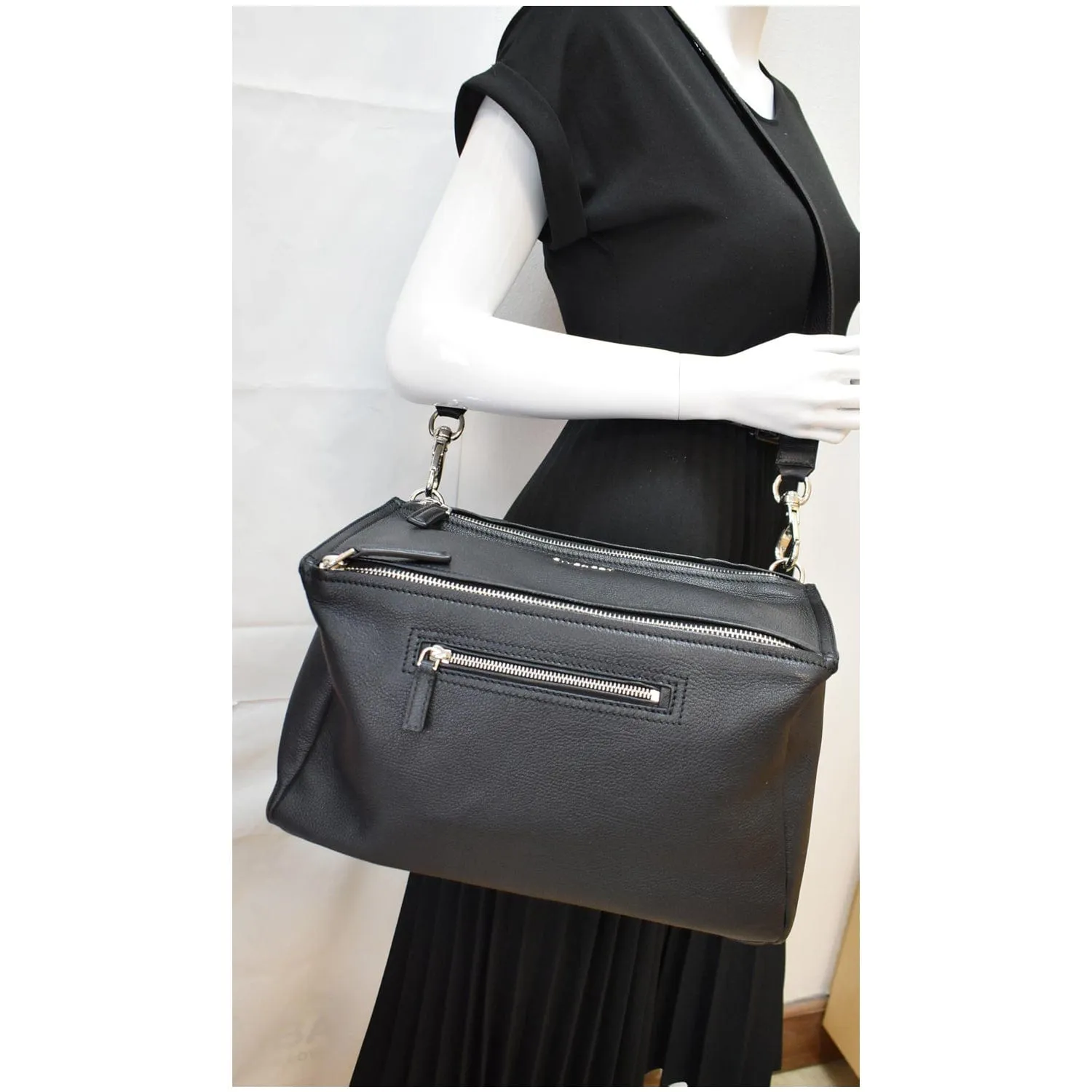 GIVENCHY Pandora Leather Shoulder Bag Black