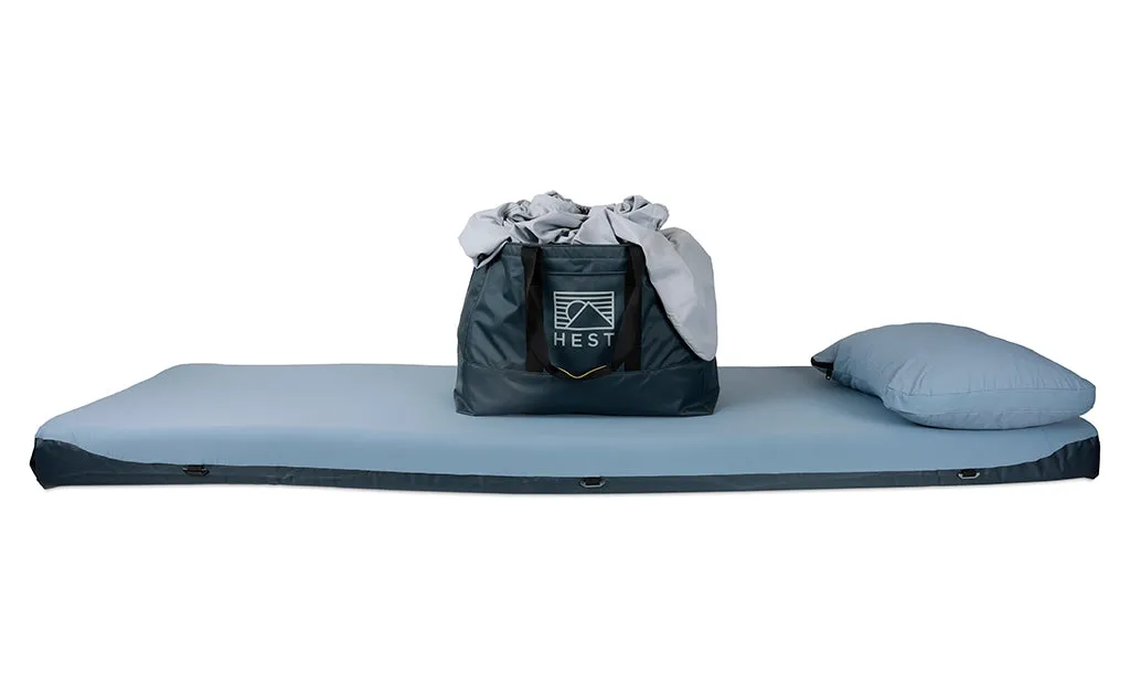 Hest Tote Bags
