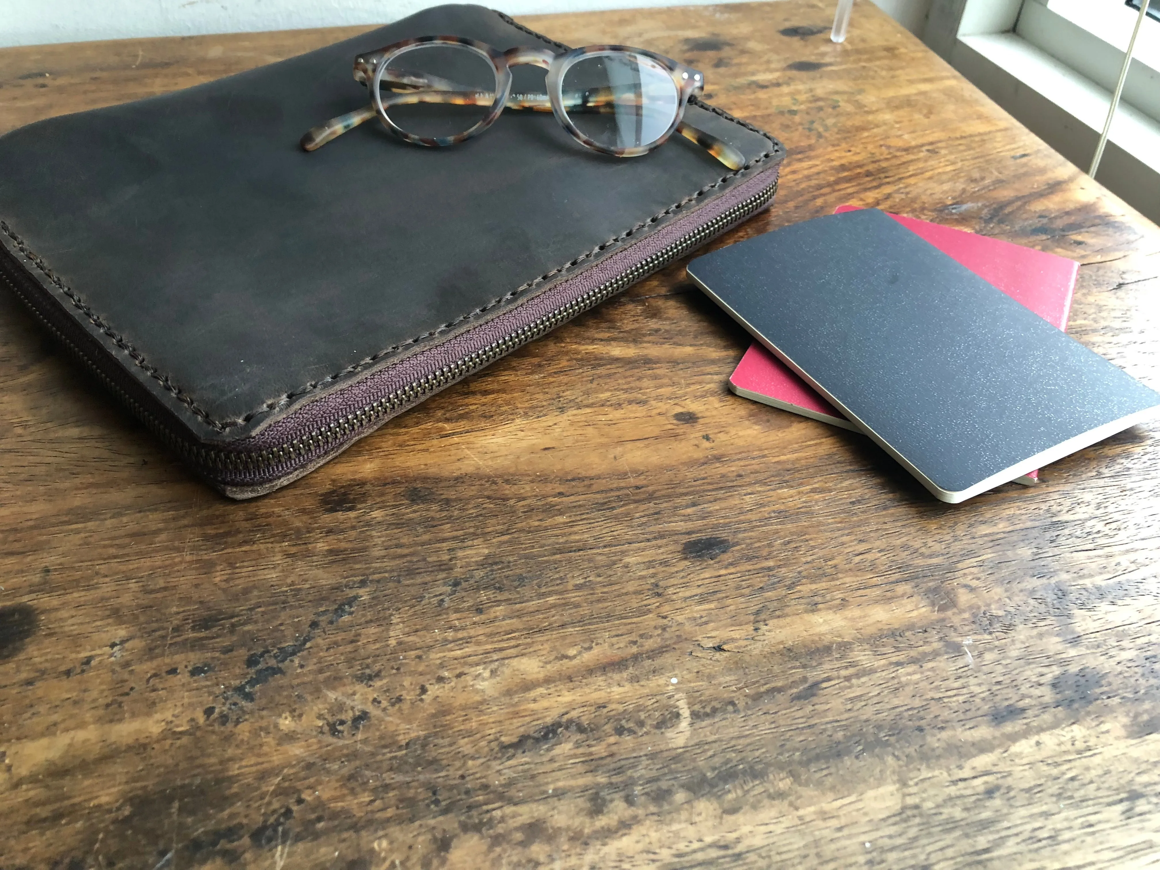 iPad mini zipp case / Leather iPad mini folio / Handmade leather mini padfolio