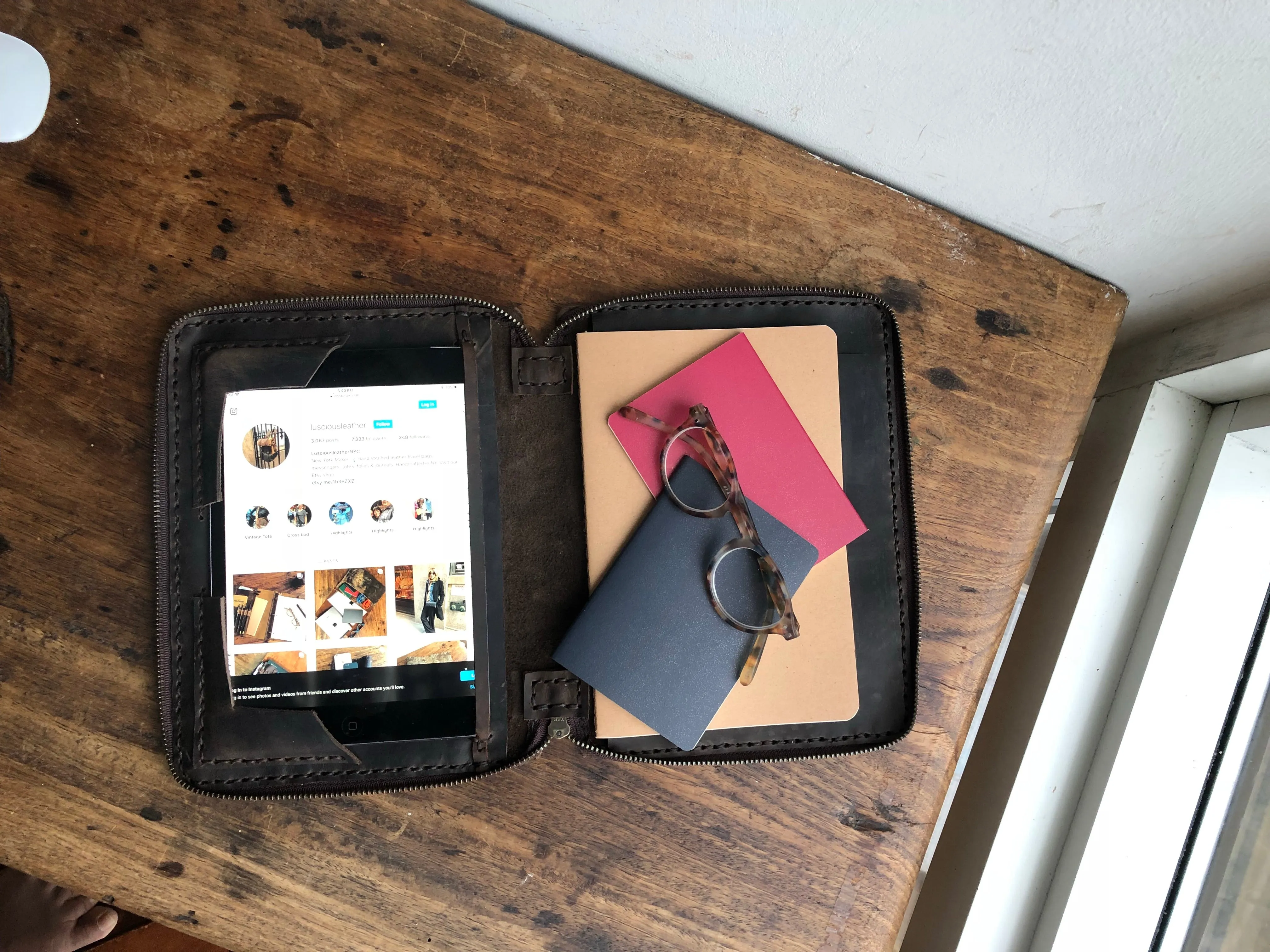 iPad mini zipp case / Leather iPad mini folio / Handmade leather mini padfolio