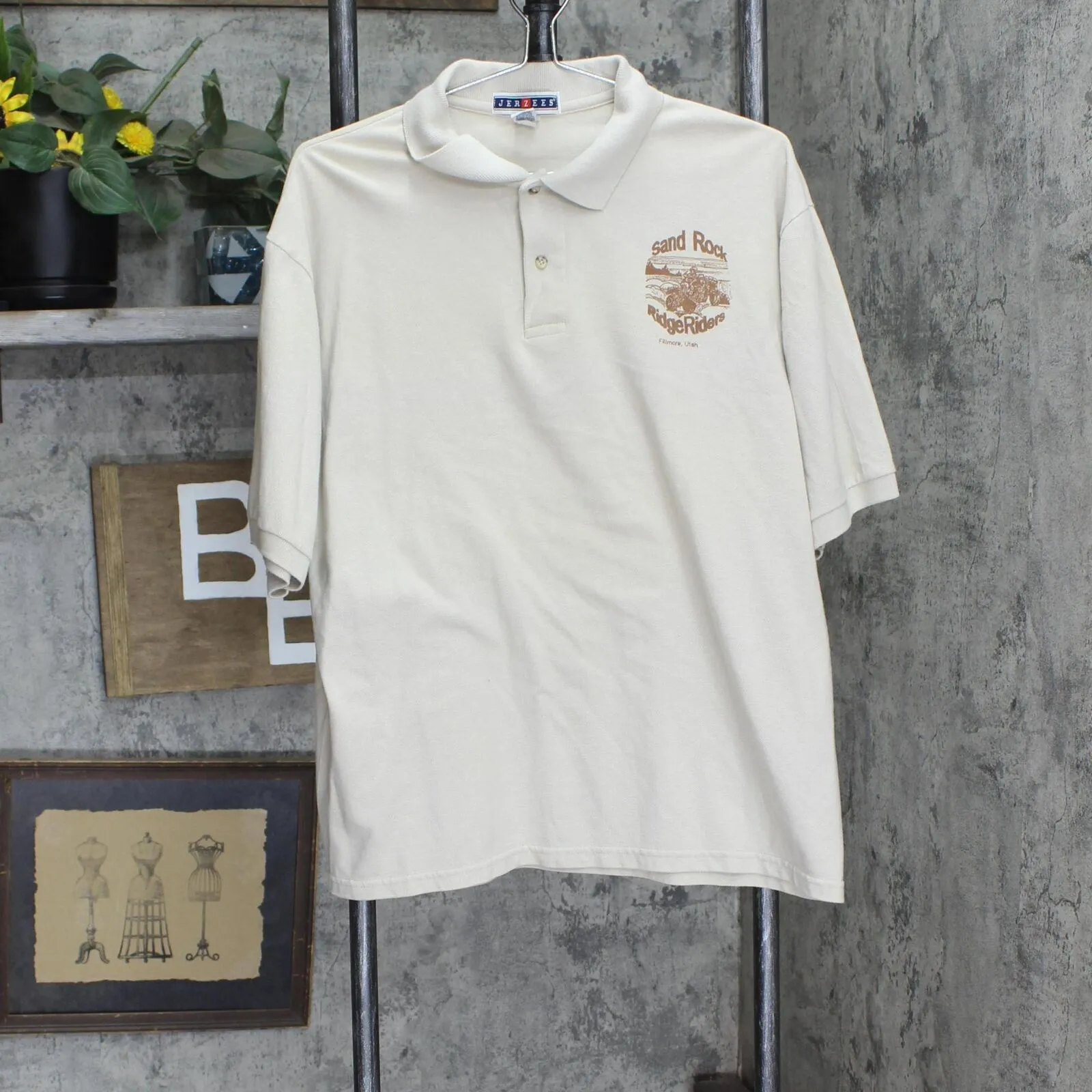 Jeezes Mens Combed Cotton Sand Rock Ridge Riders Utah Polo Shirt Sand Brown L