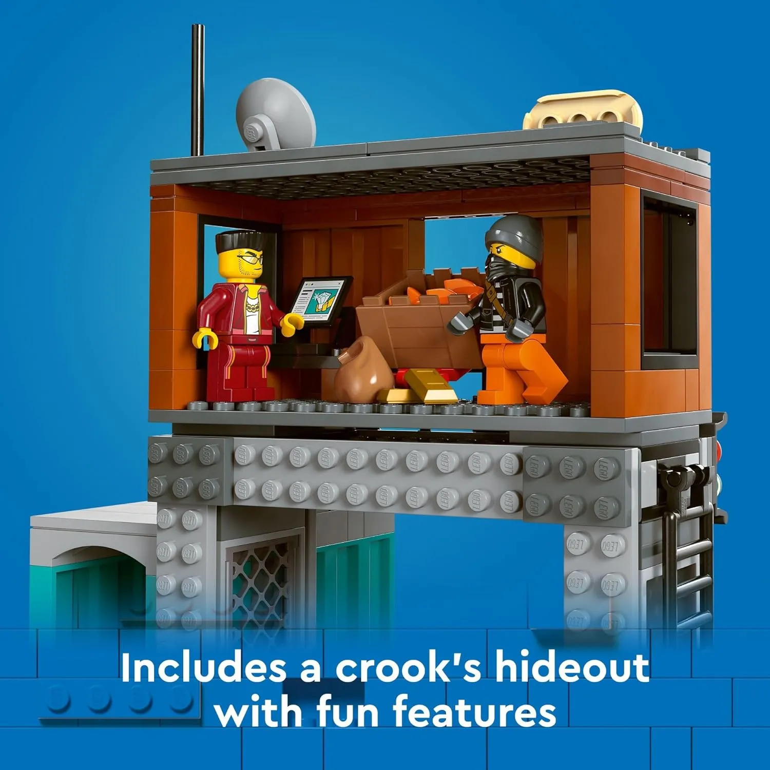 Lego Police Speedboat and Crooks' Hideout (60417) (Slightly Damaged Packaging)