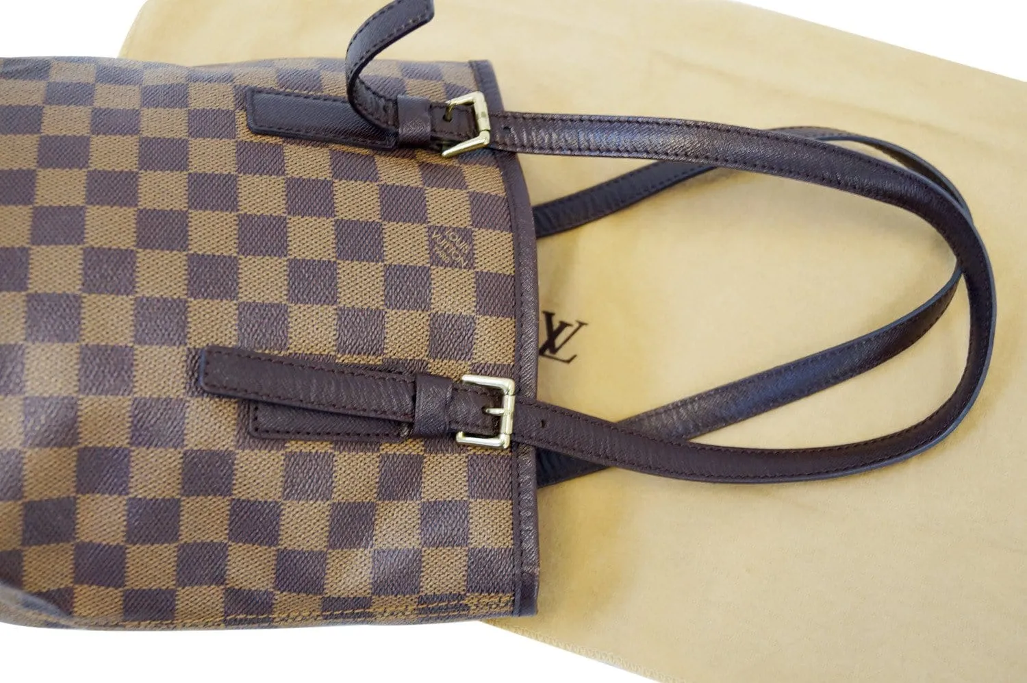 LOUIS VUITTON Damier Canvas Brown Marais Bucket Bag CC301