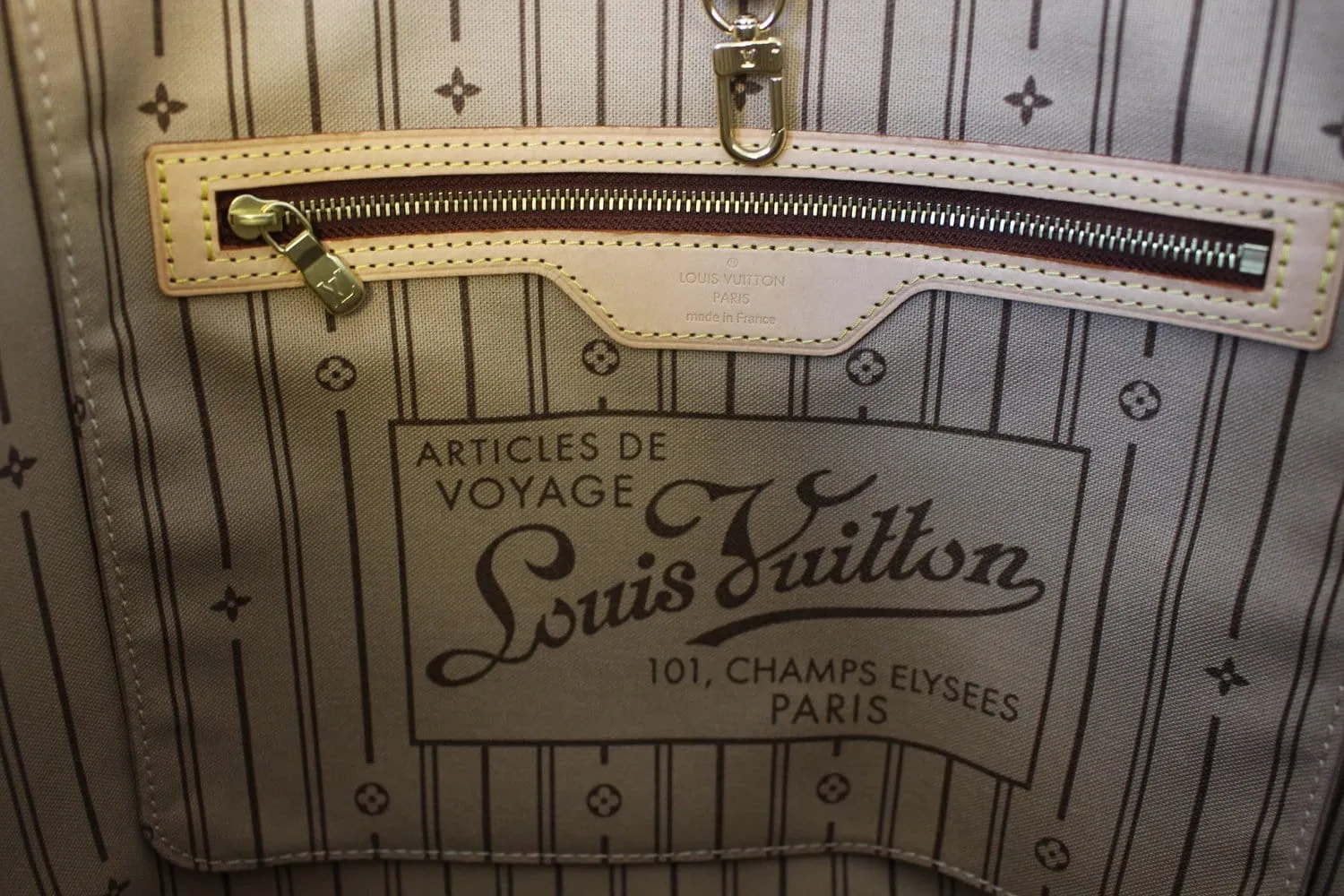 LOUIS VUITTON Monogram Canvas Neverfull MM Tote Bag