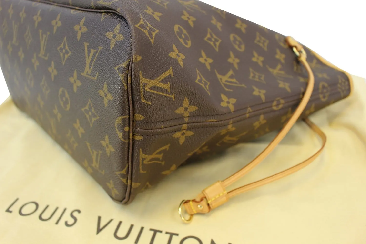 LOUIS VUITTON Monogram Canvas Neverfull MM Tote Bag