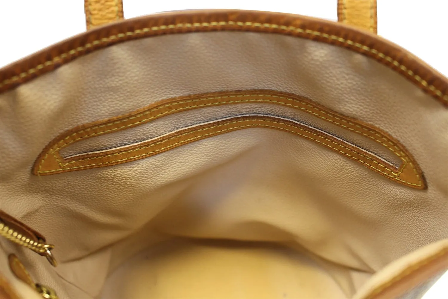 LOUIS VUITTON Monogram Canvas Petit Bucket Shoulder Bag
