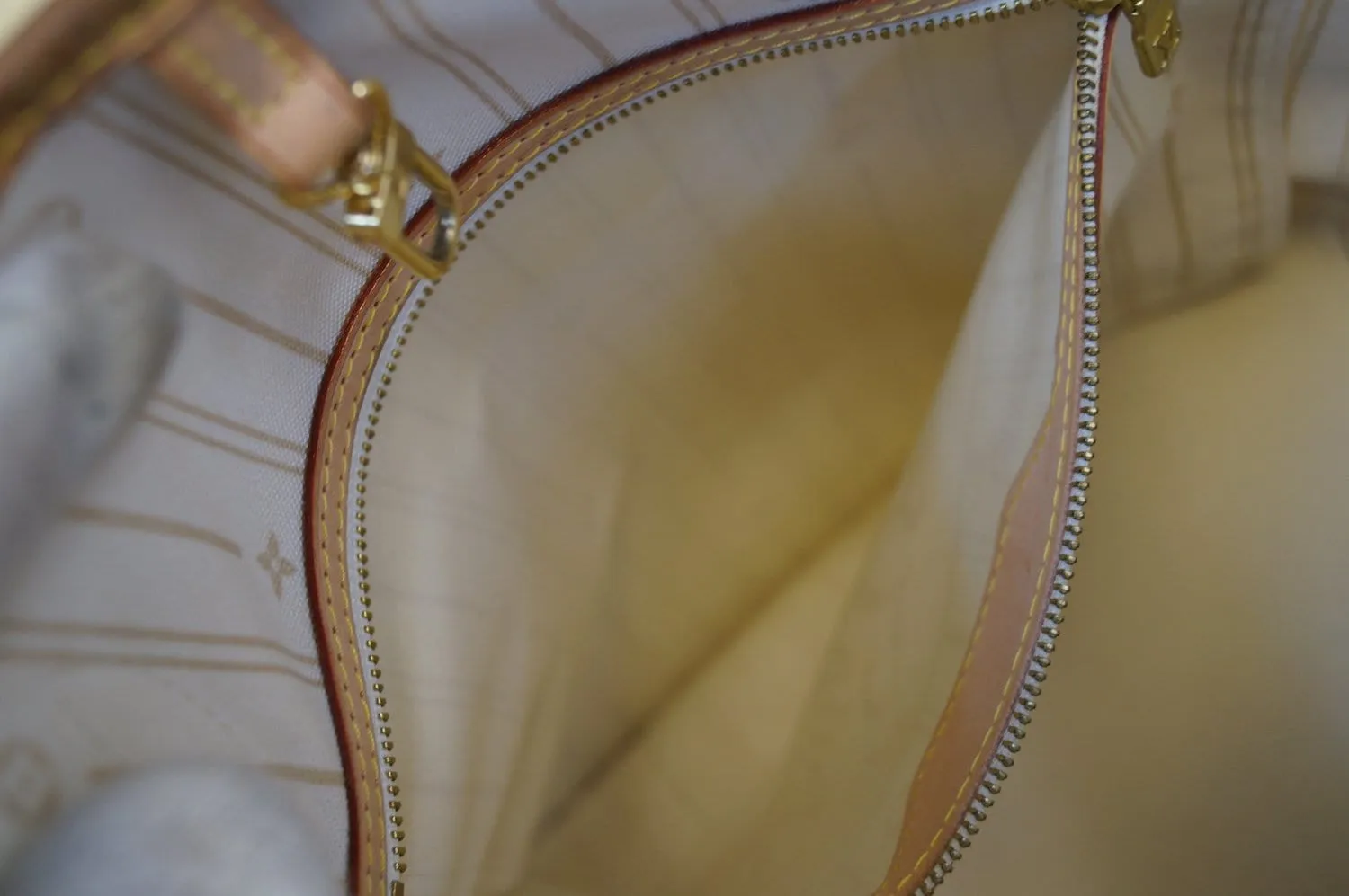 LOUIS VUITTON Neverfull MM Damier Azur White  Tote Bag