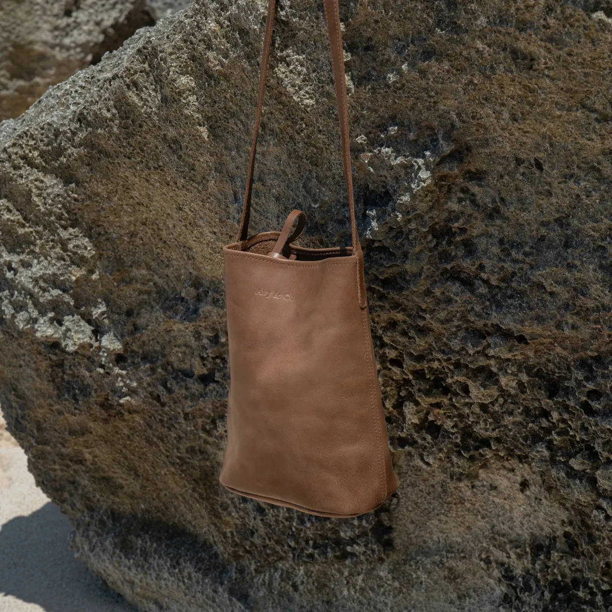 MINI BUCKET - Matte Caramel Tote