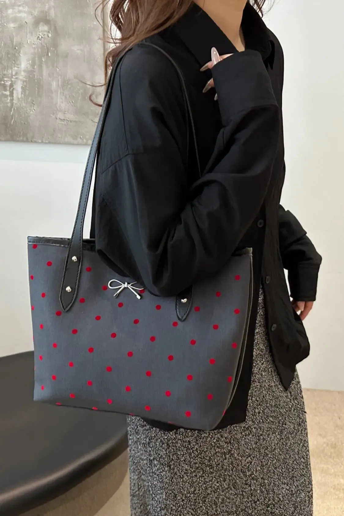 'Oaklee' Bowknot Polyester Tote Bag
