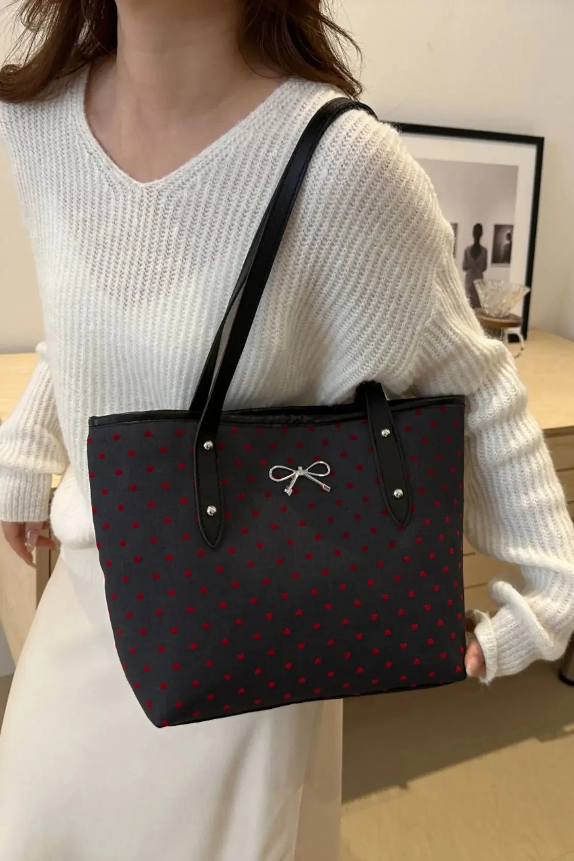 'Oaklee' Bowknot Polyester Tote Bag