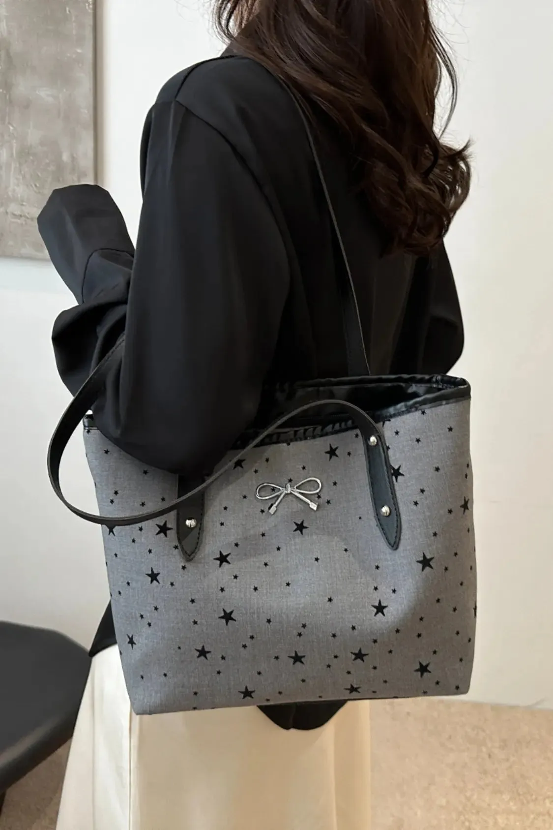 'Oaklee' Bowknot Polyester Tote Bag