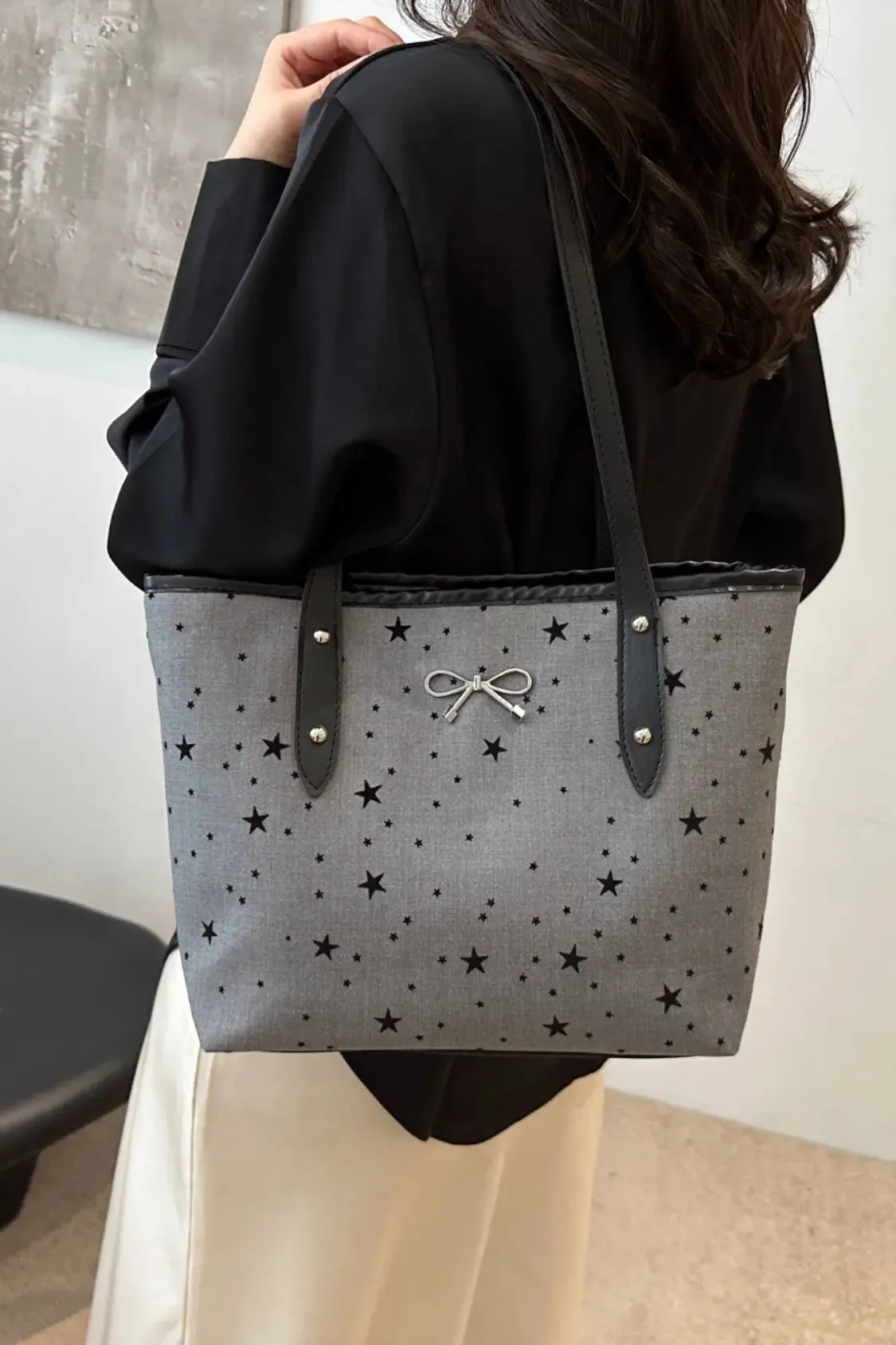 'Oaklee' Bowknot Polyester Tote Bag
