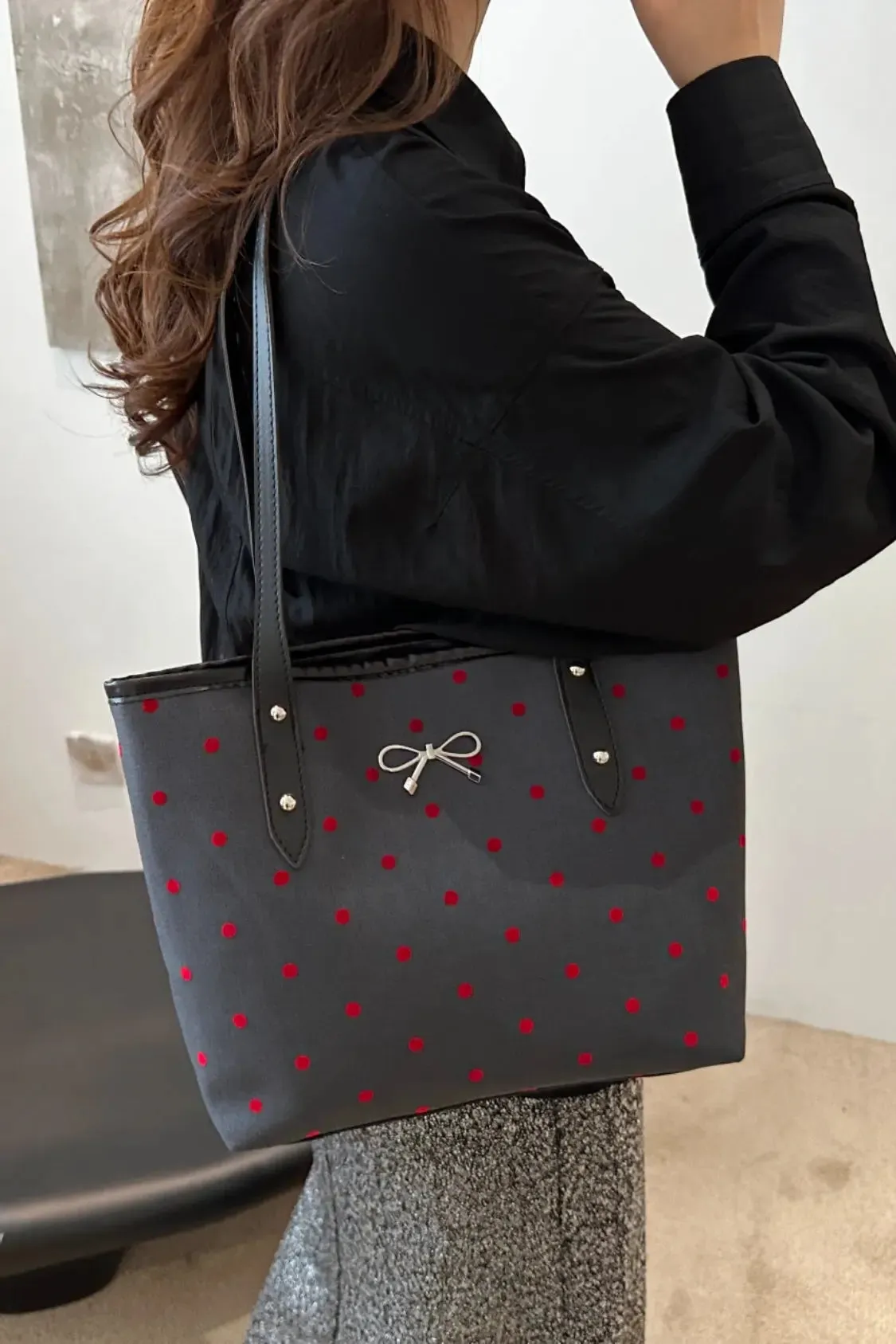 'Oaklee' Bowknot Polyester Tote Bag