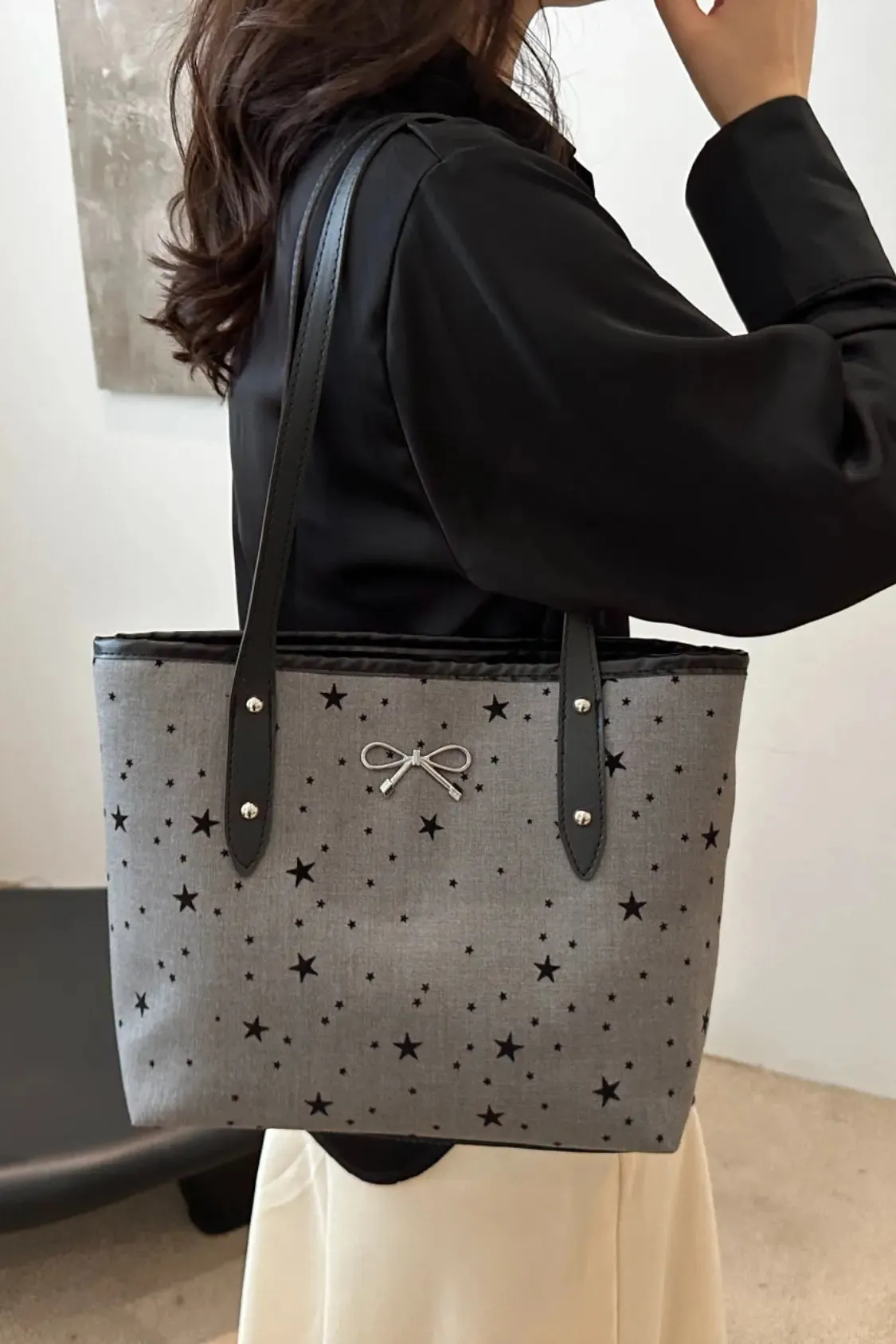 'Oaklee' Bowknot Polyester Tote Bag