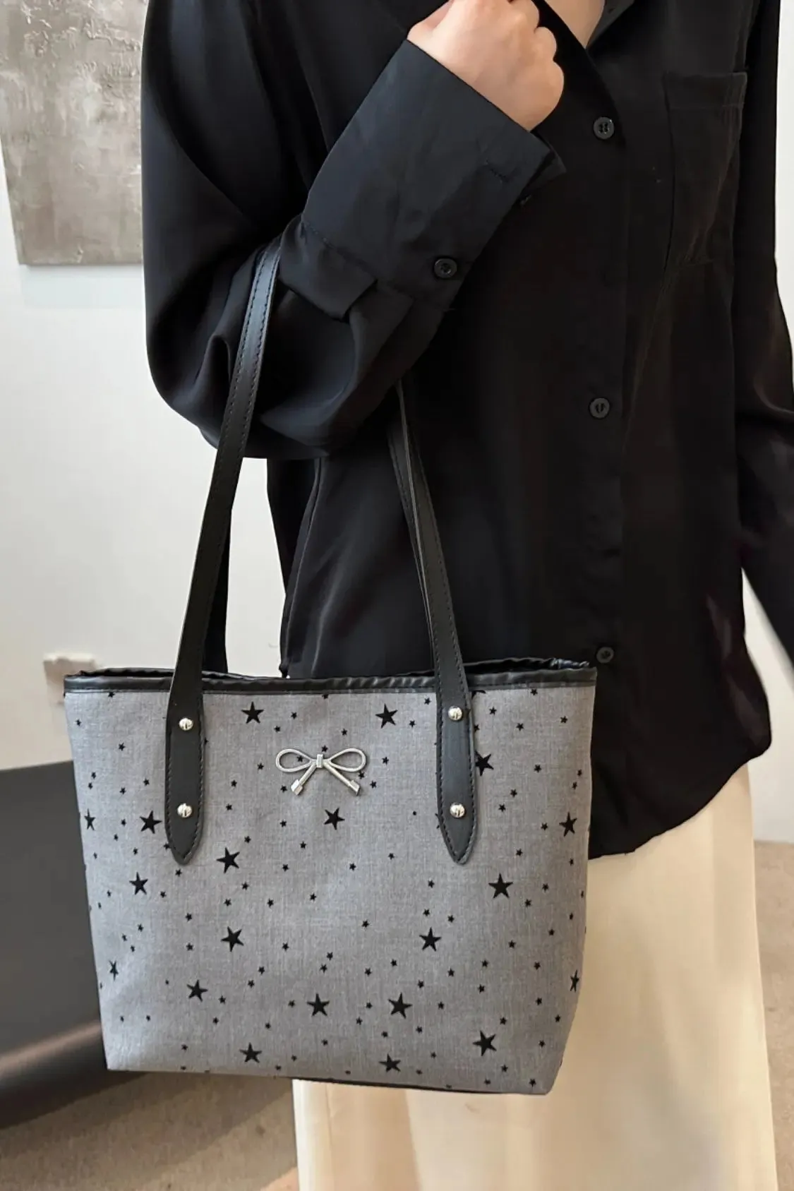 'Oaklee' Bowknot Polyester Tote Bag