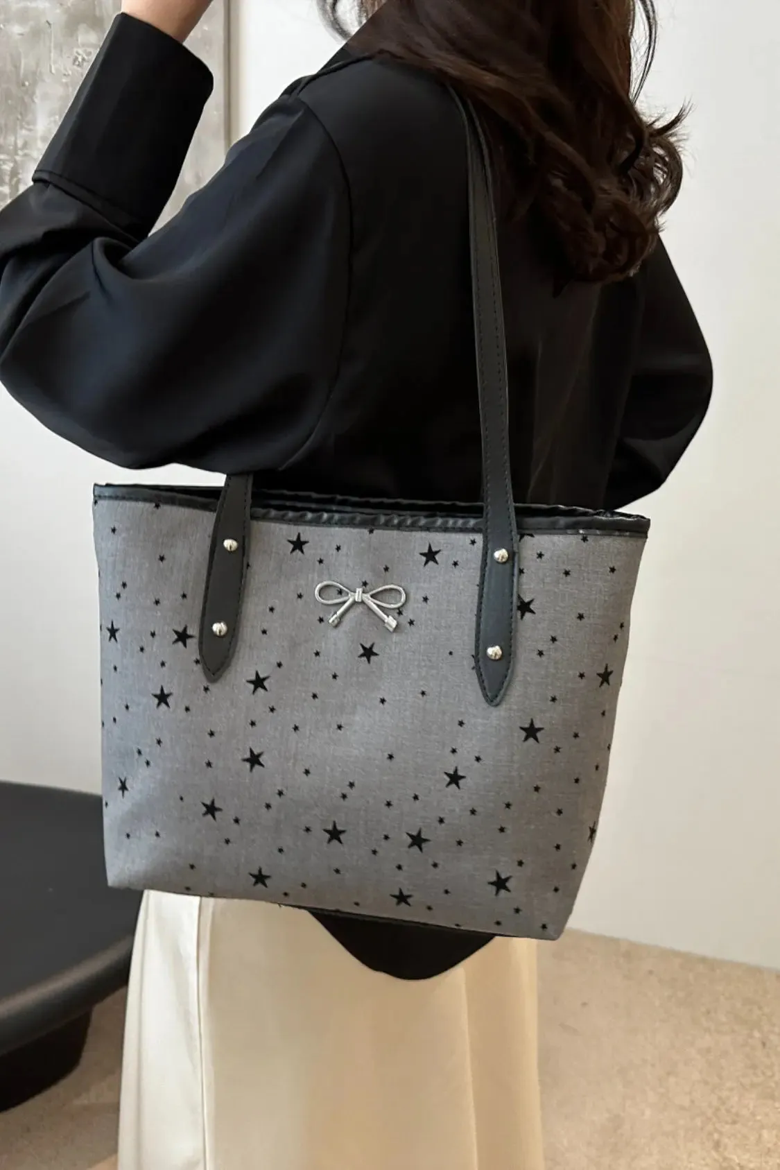 'Oaklee' Bowknot Polyester Tote Bag