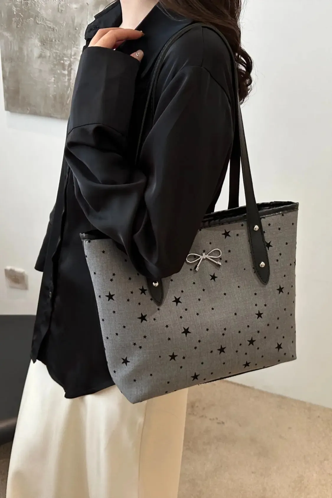 'Oaklee' Bowknot Polyester Tote Bag
