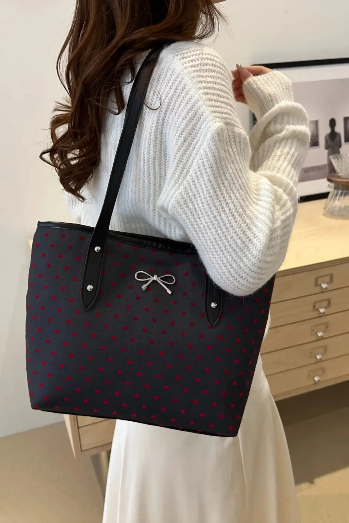 'Oaklee' Bowknot Polyester Tote Bag