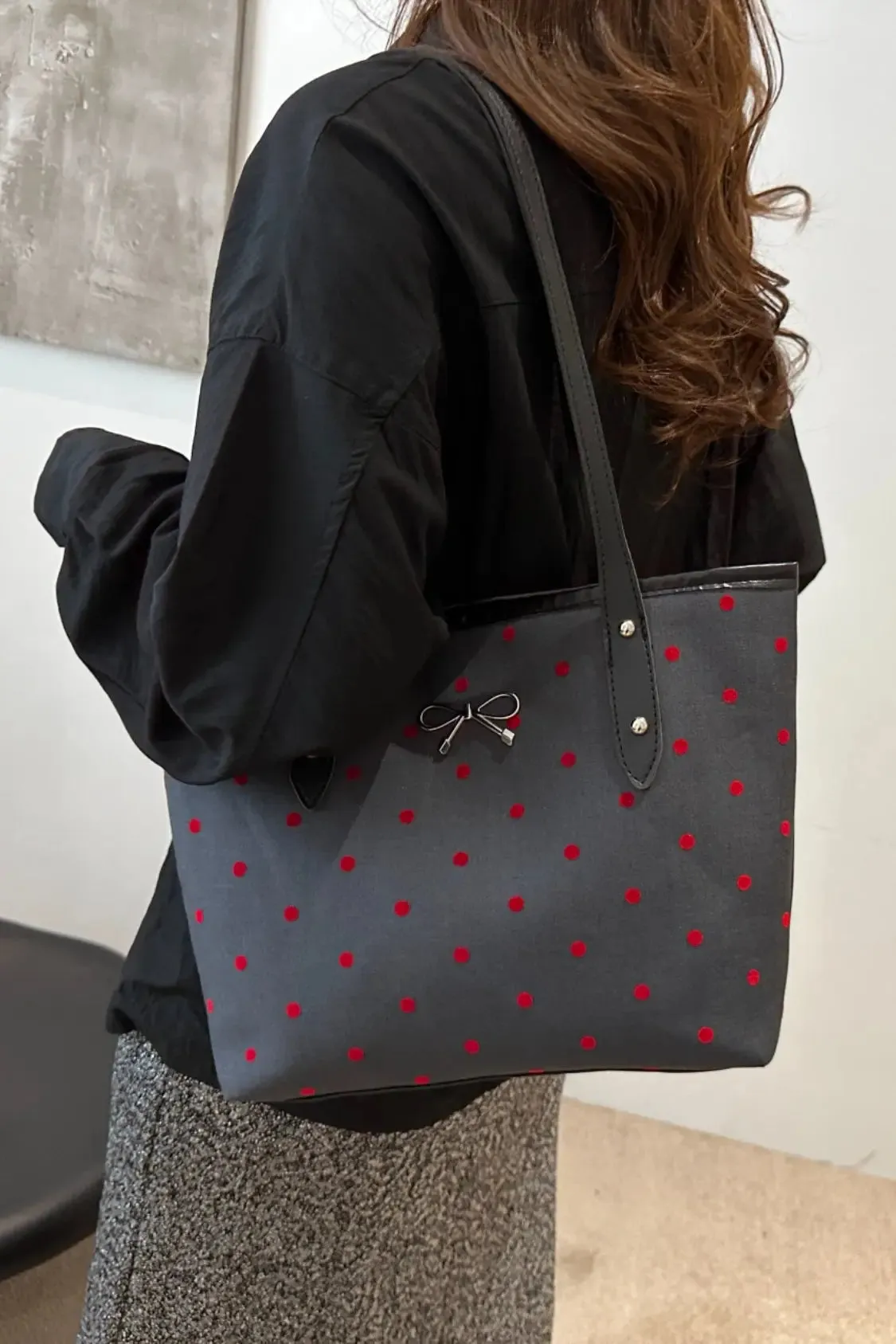 'Oaklee' Bowknot Polyester Tote Bag