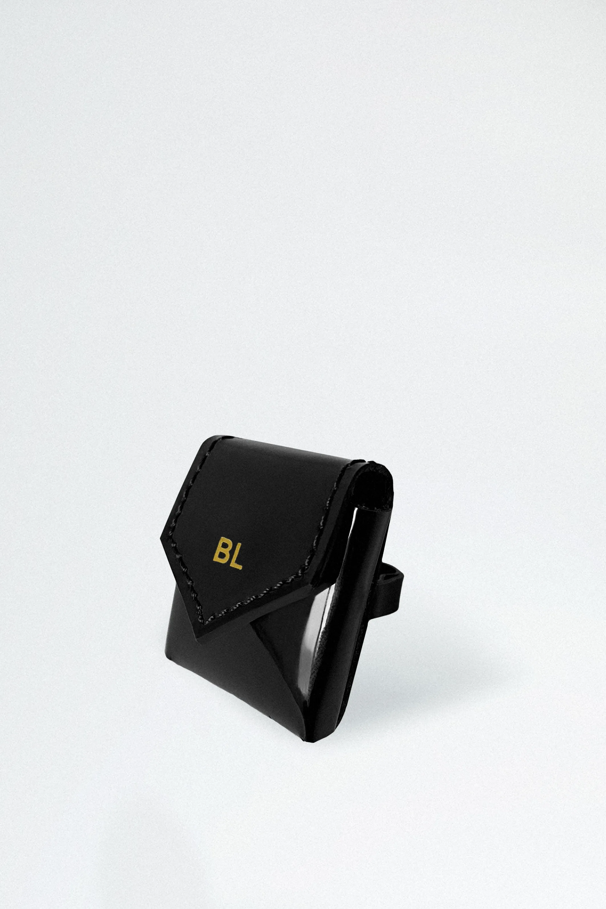PILLS RING PATENT BLACK