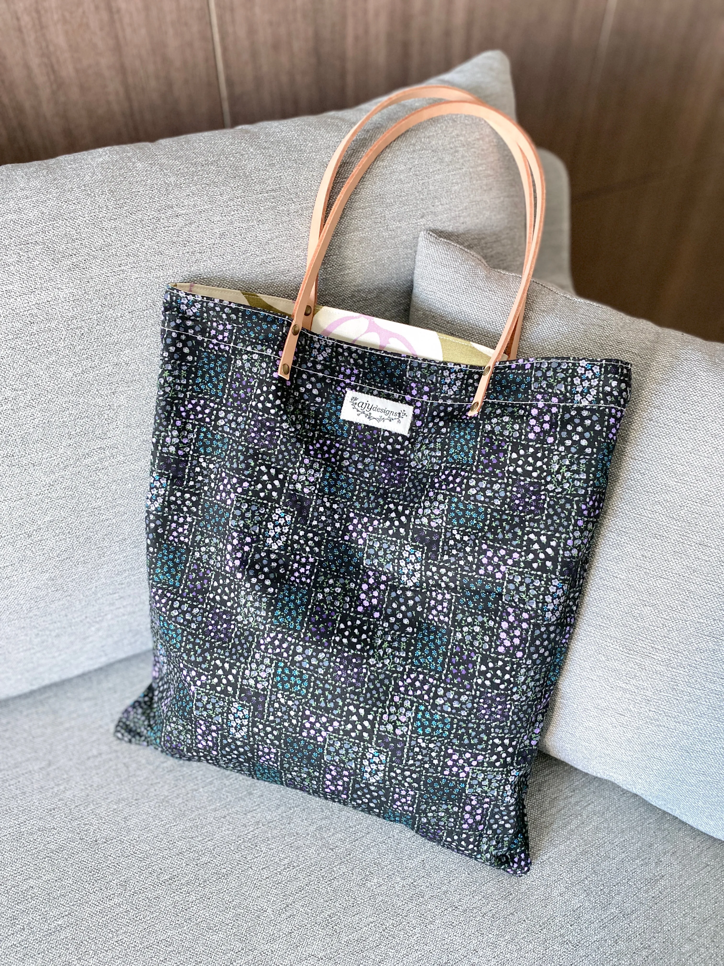 Reversible tote bag