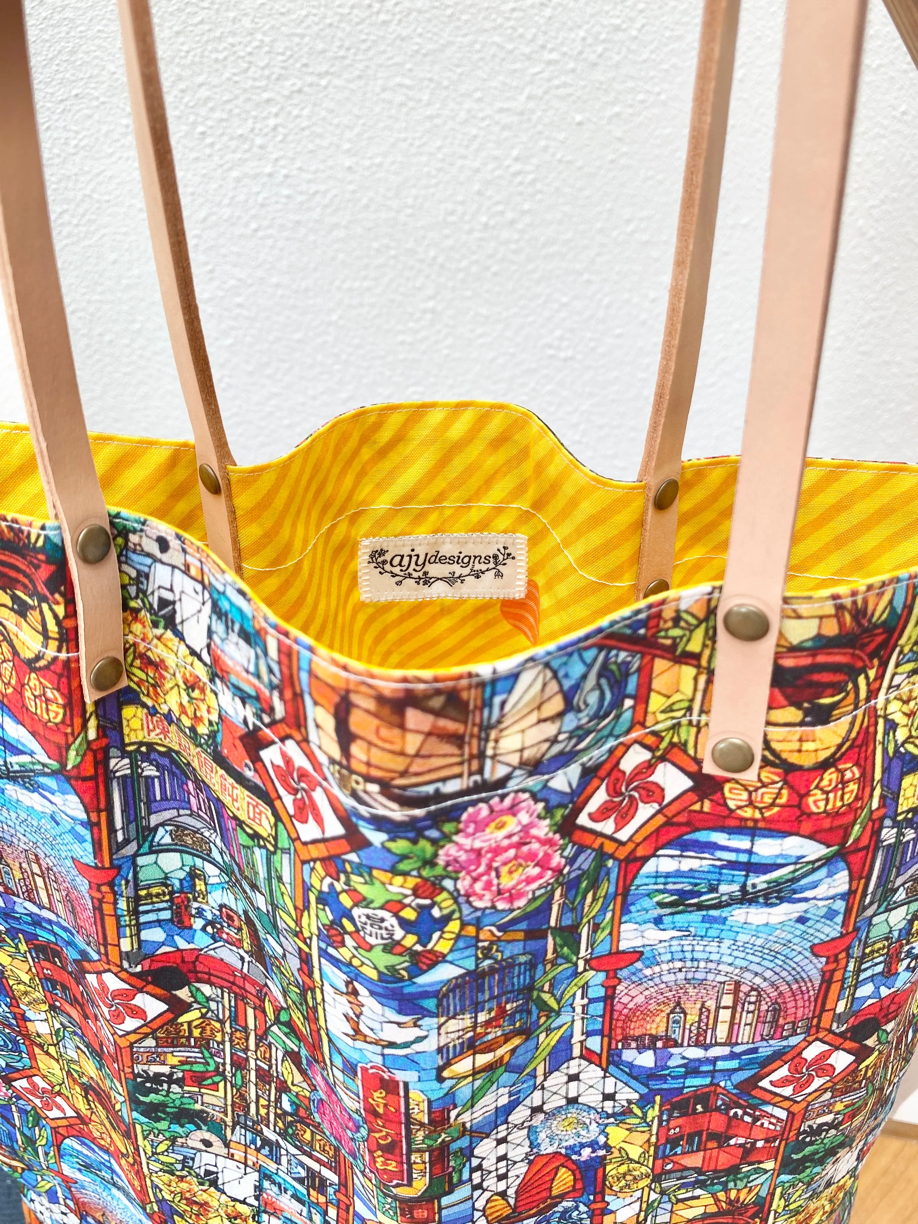 Reversible tote bag