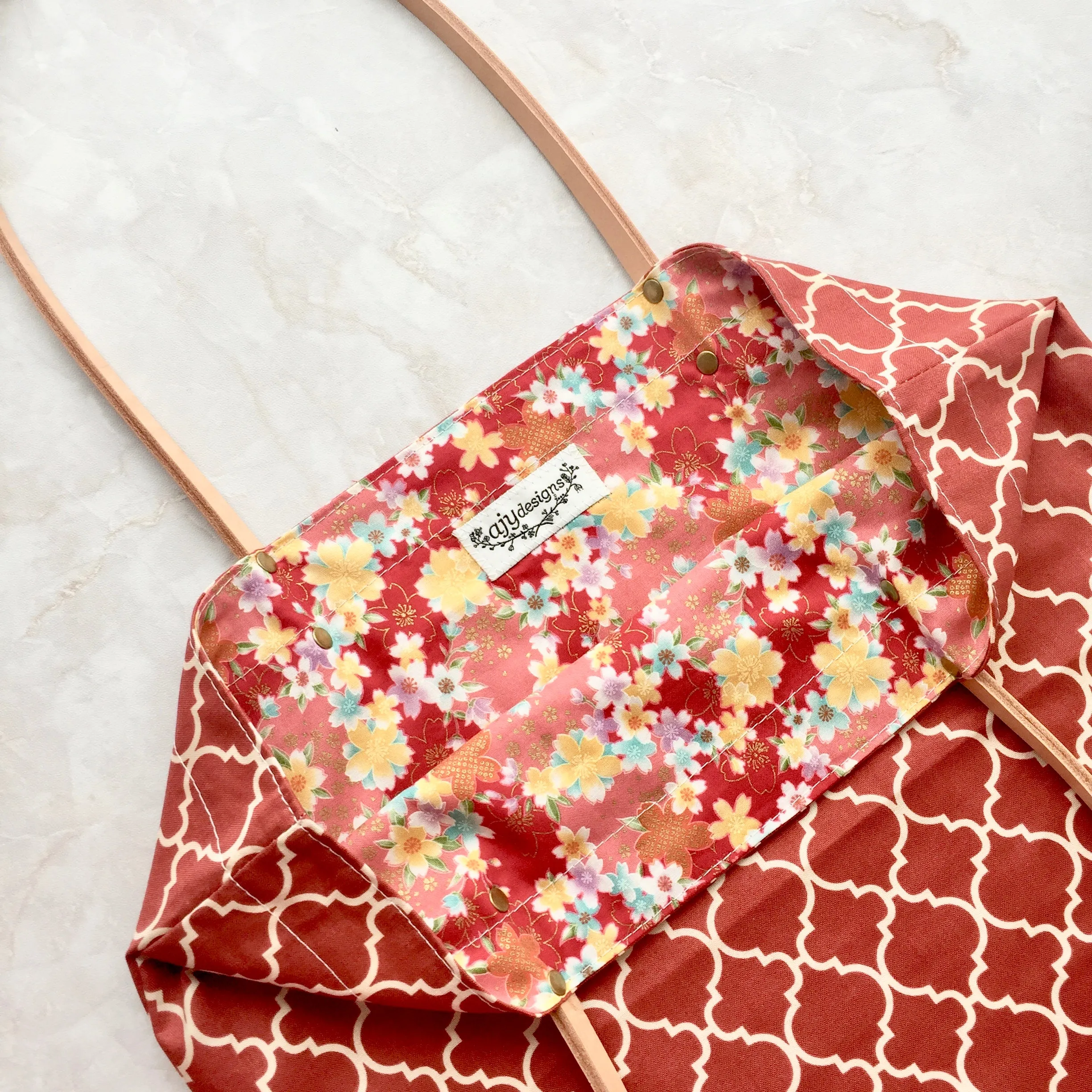 Reversible tote bag