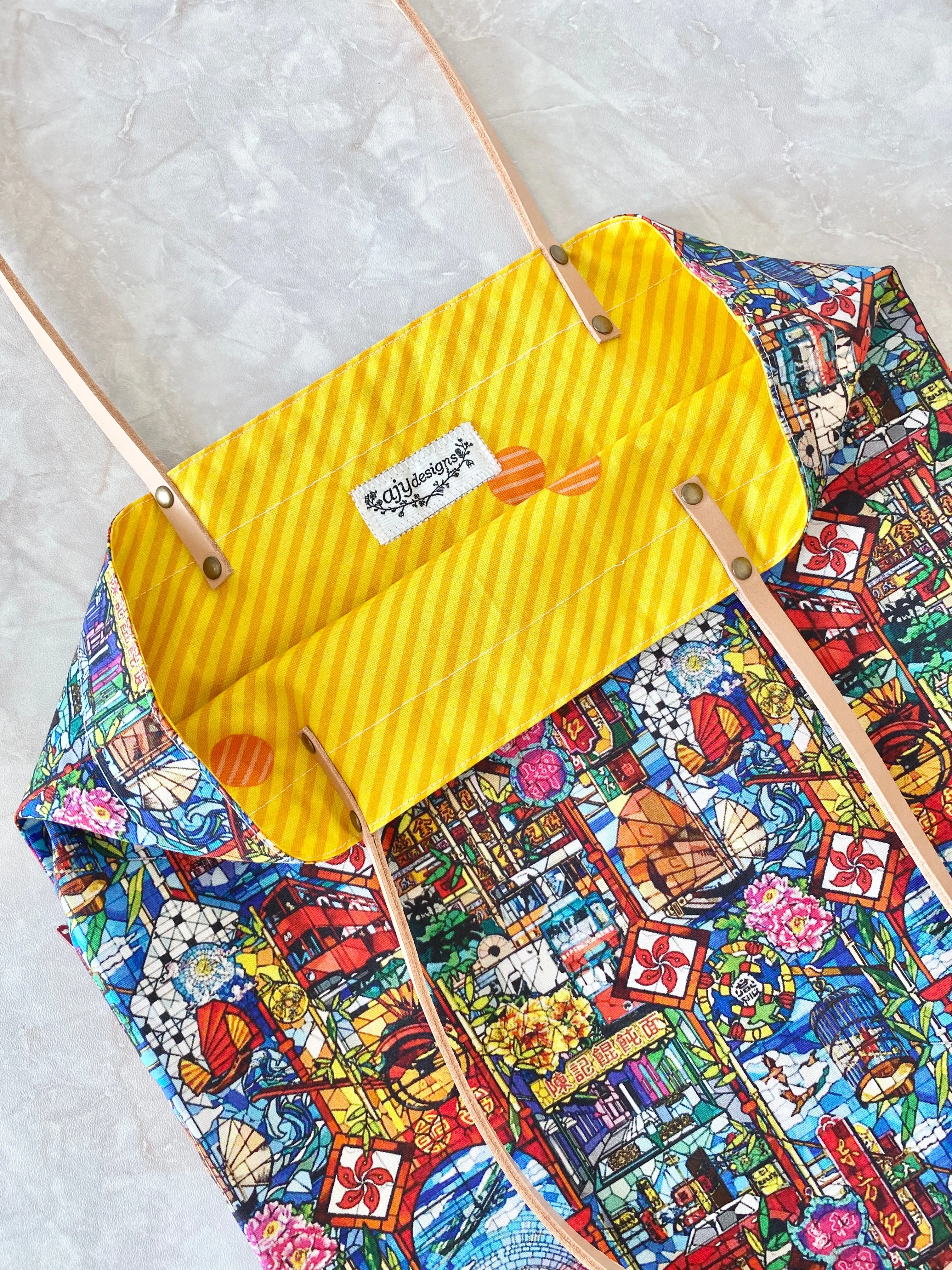 Reversible tote bag