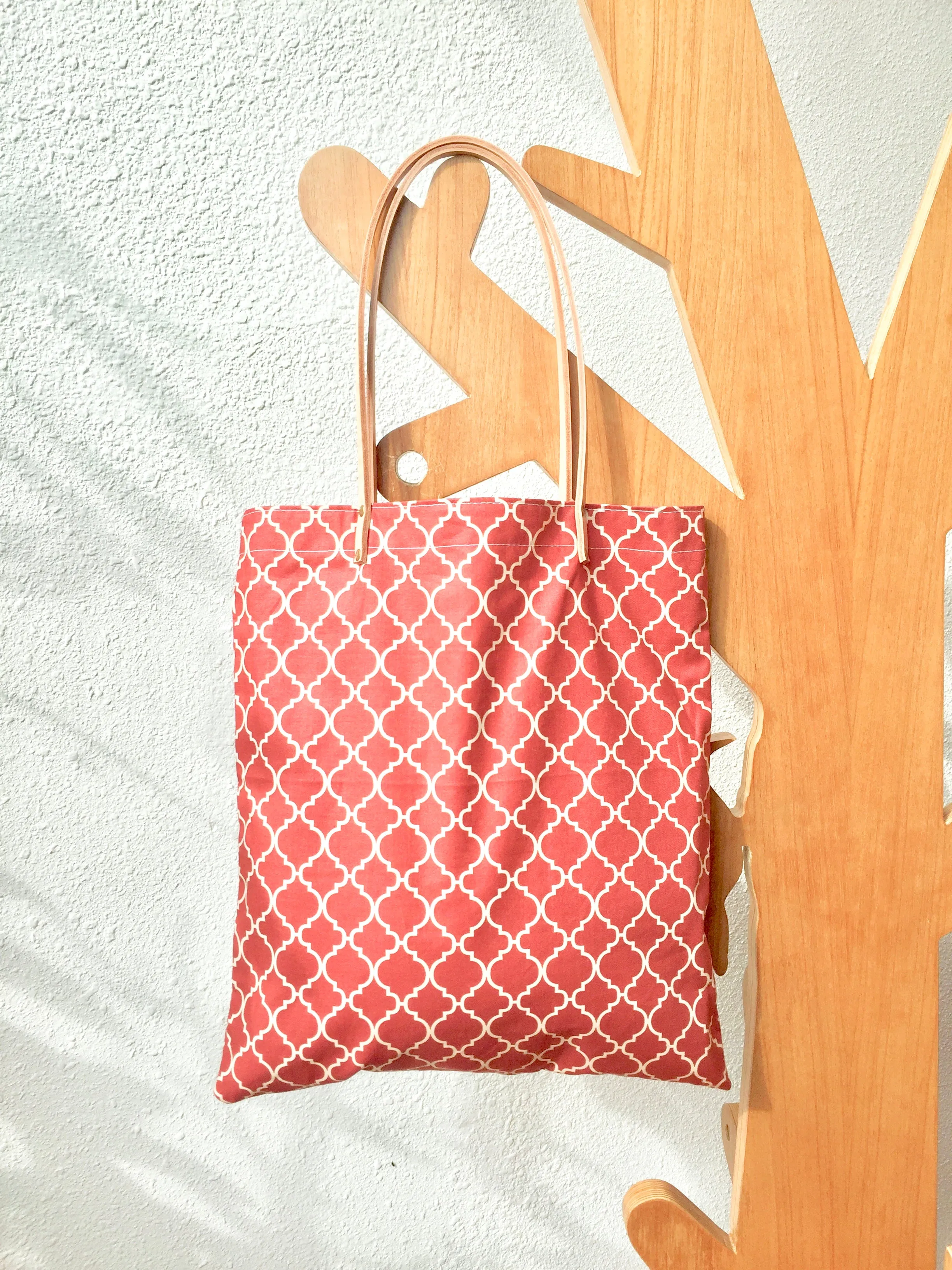 Reversible tote bag