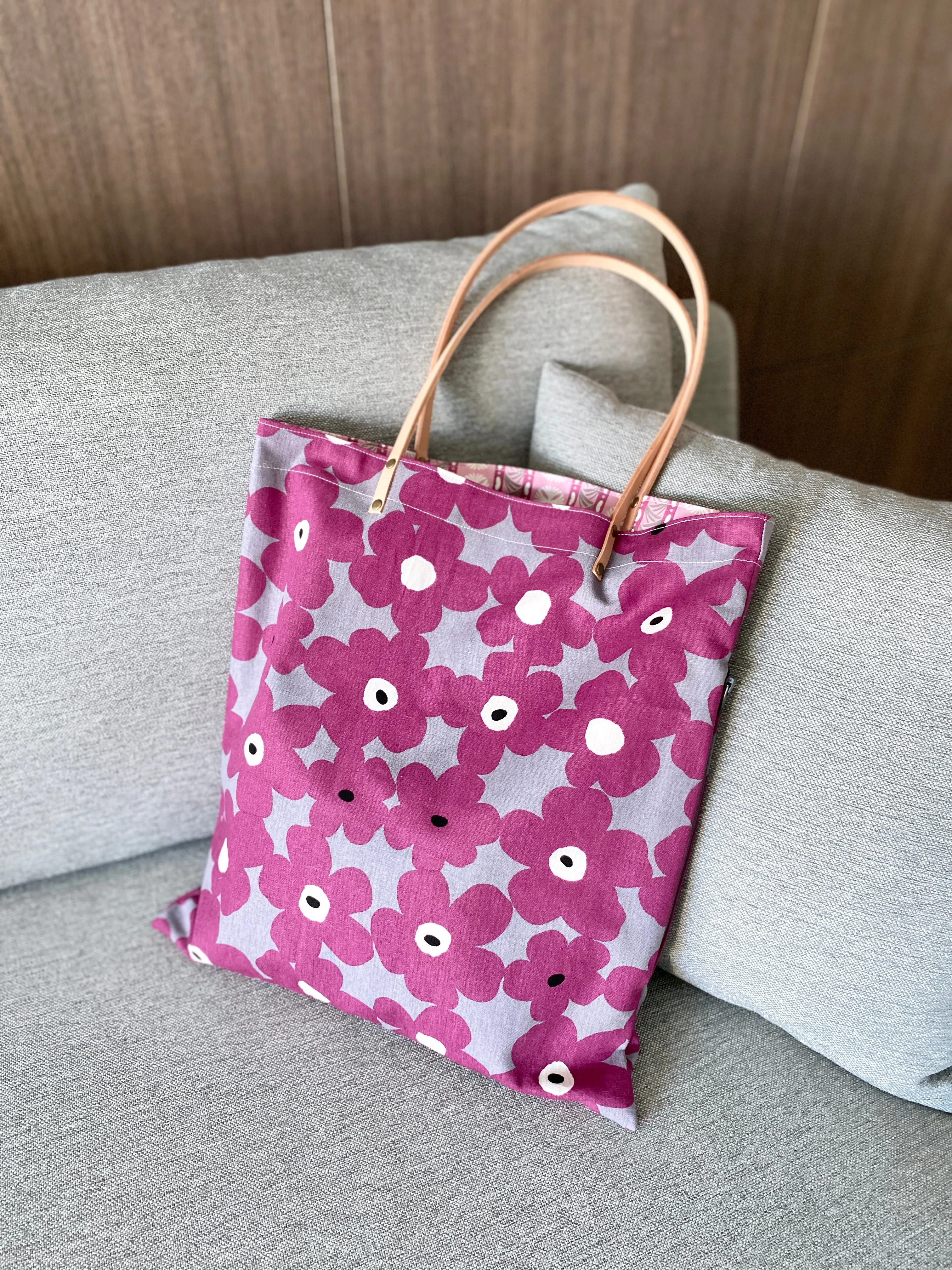 Reversible tote bag